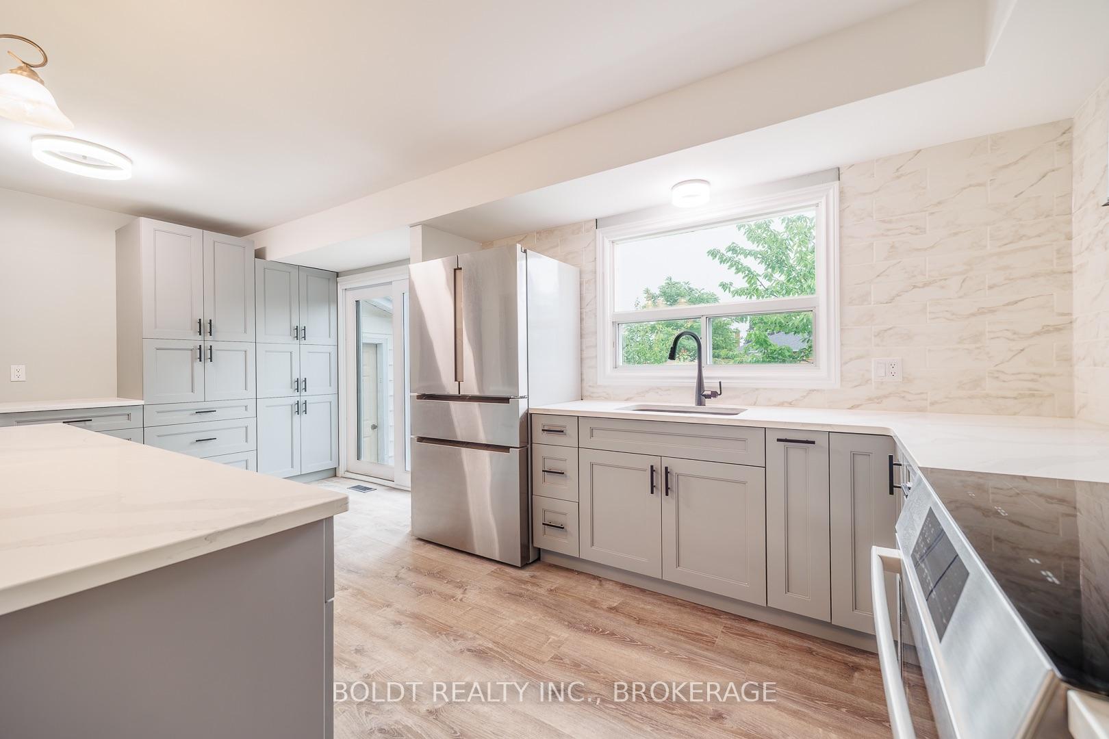 Photo 14 of 8 Pamela Drive, Thorold, Confederation Heights — HOMEH