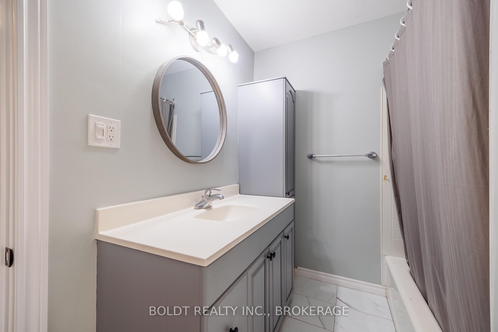 Photo 15 of 8 Pamela Drive, Thorold, Confederation Heights — HOMEH