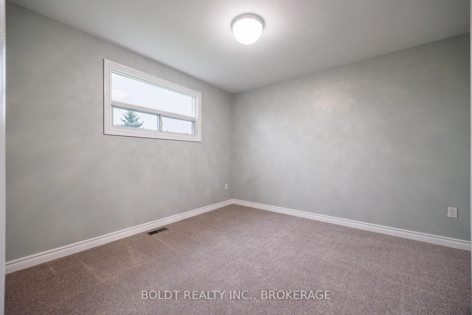 Photo 16 of 8 Pamela Drive, Thorold, Confederation Heights — HOMEH