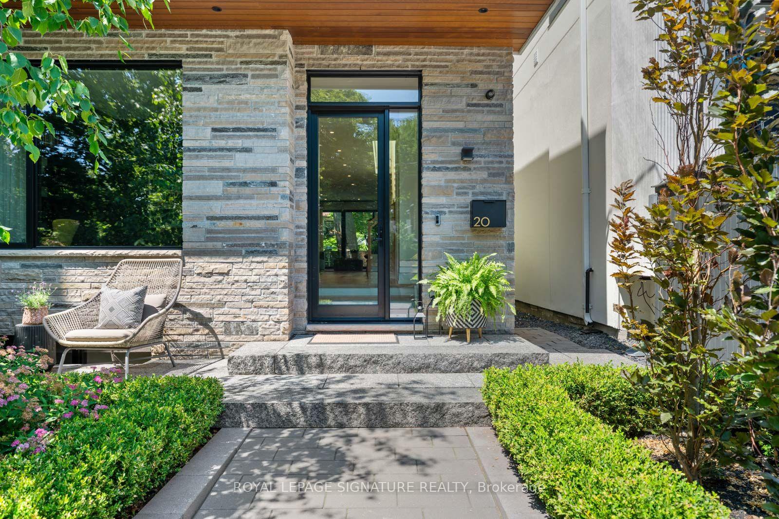 Photo 3 of 20 Duart Park Road, Toronto, The Beaches — HOMEH