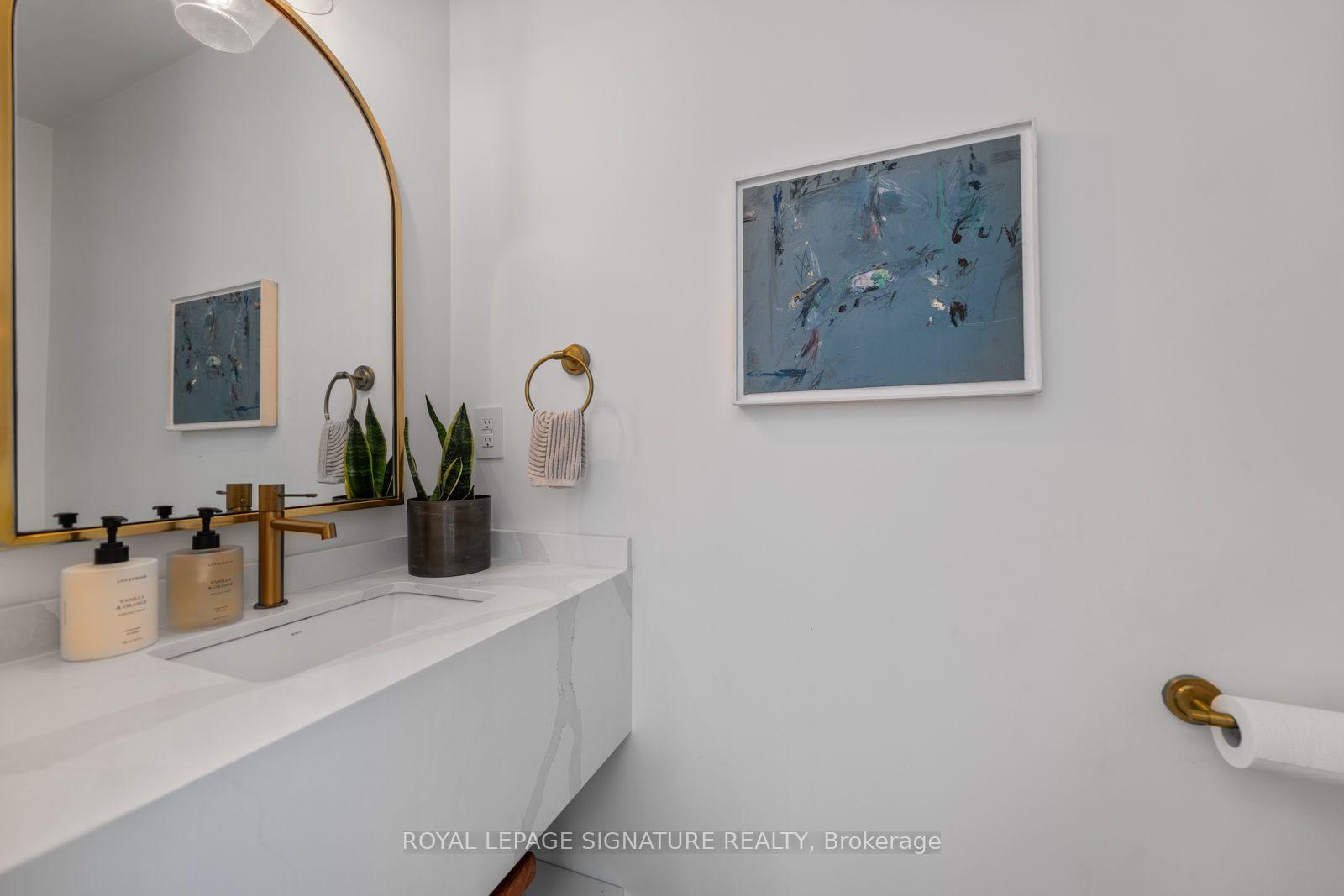 Photo 5 of 20 Duart Park Road, Toronto, The Beaches — HOMEH