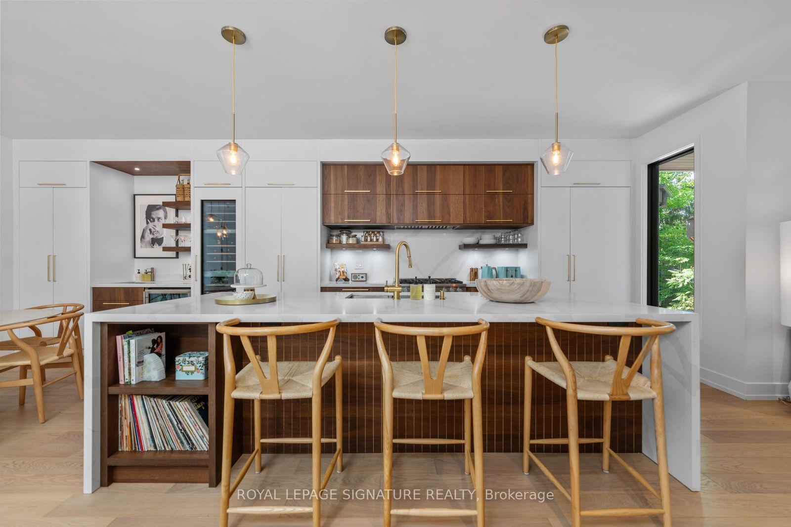 Photo 10 of 20 Duart Park Road, Toronto, The Beaches — HOMEH