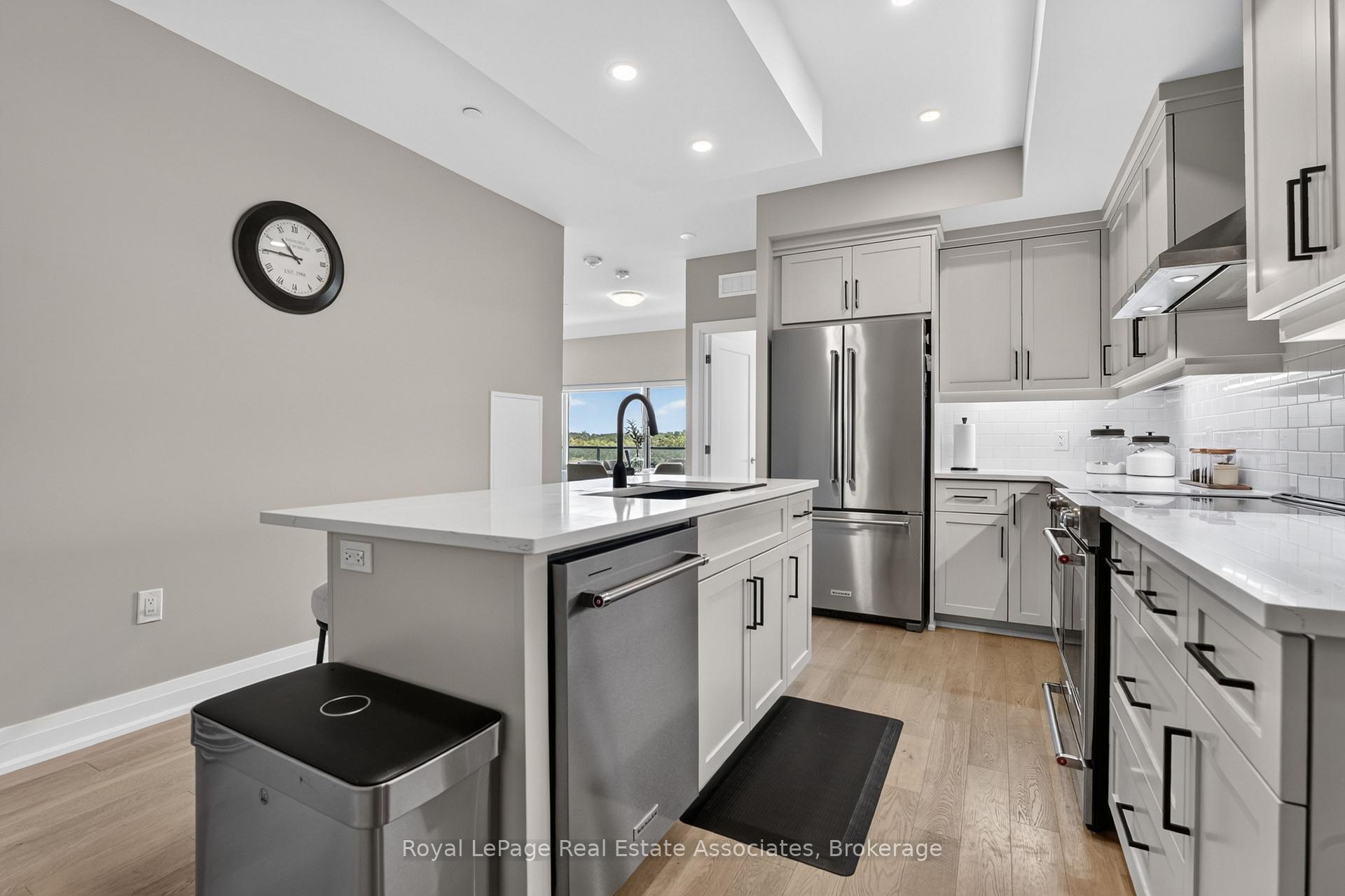 Photo 3 of Unit 612, 71 Wyndham Street S, Guelph, St. Patrick's Ward — HOMEH