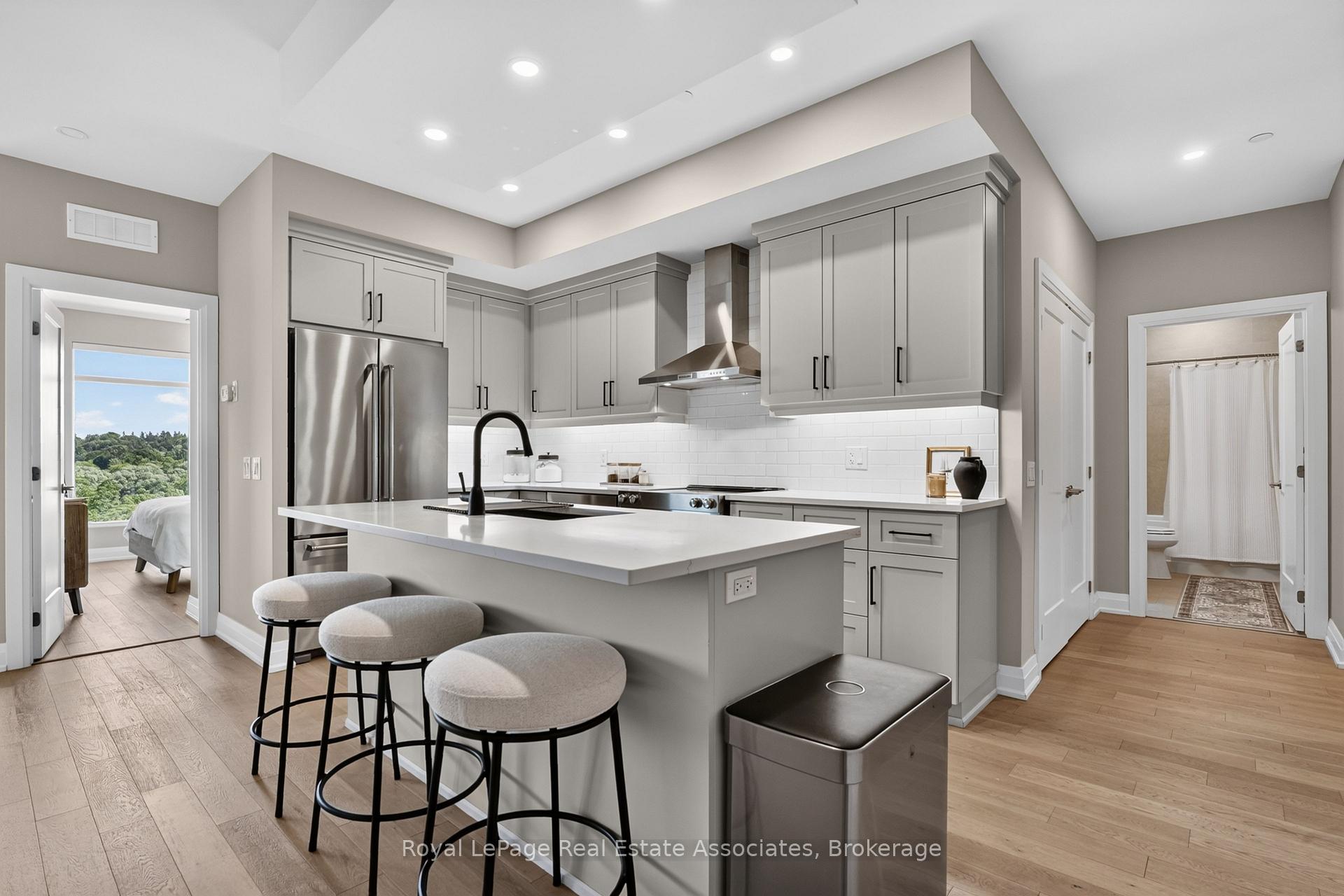 Photo 4 of Unit 612, 71 Wyndham Street S, Guelph, St. Patrick's Ward — HOMEH
