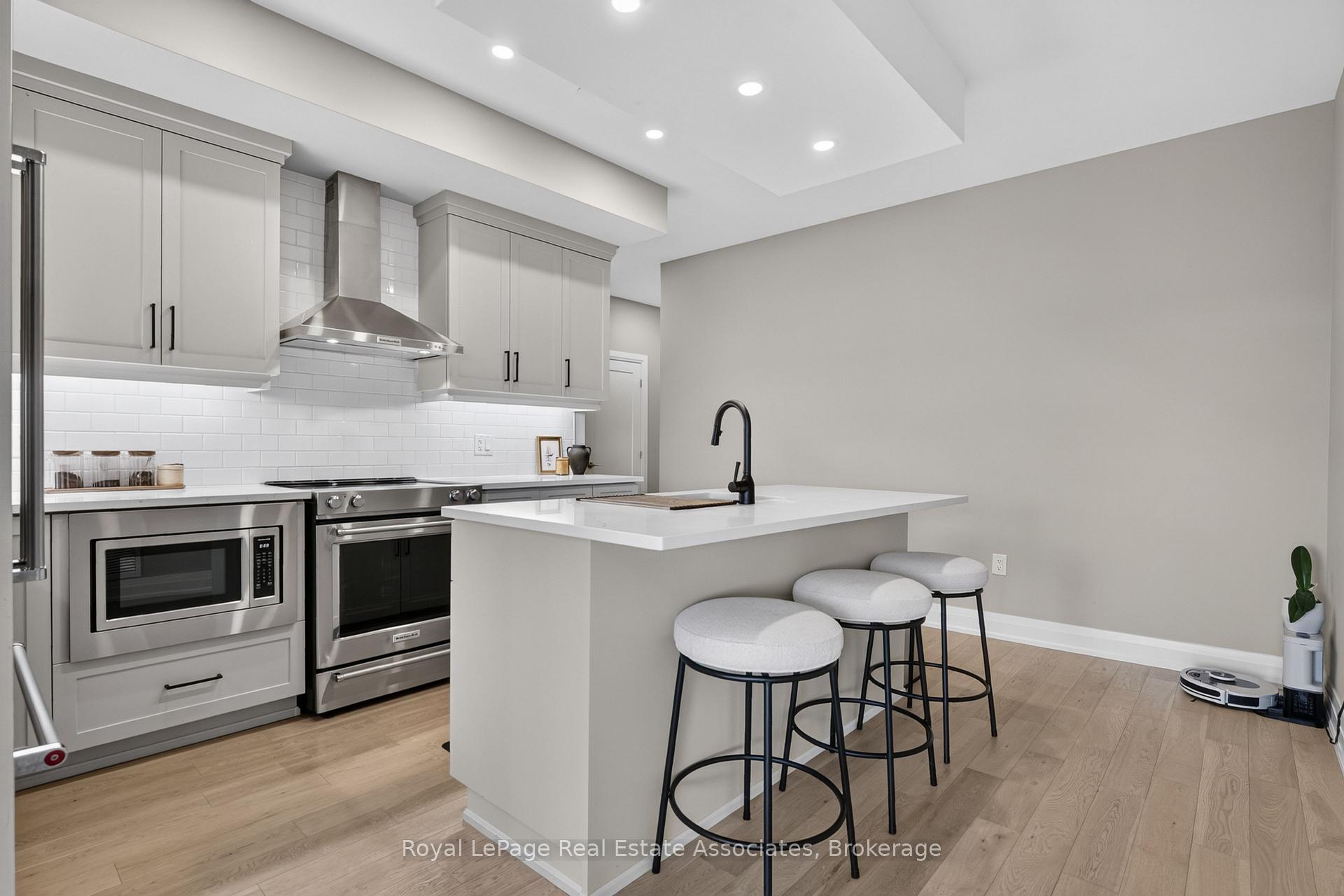 Photo 5 of Unit 612, 71 Wyndham Street S, Guelph, St. Patrick's Ward — HOMEH