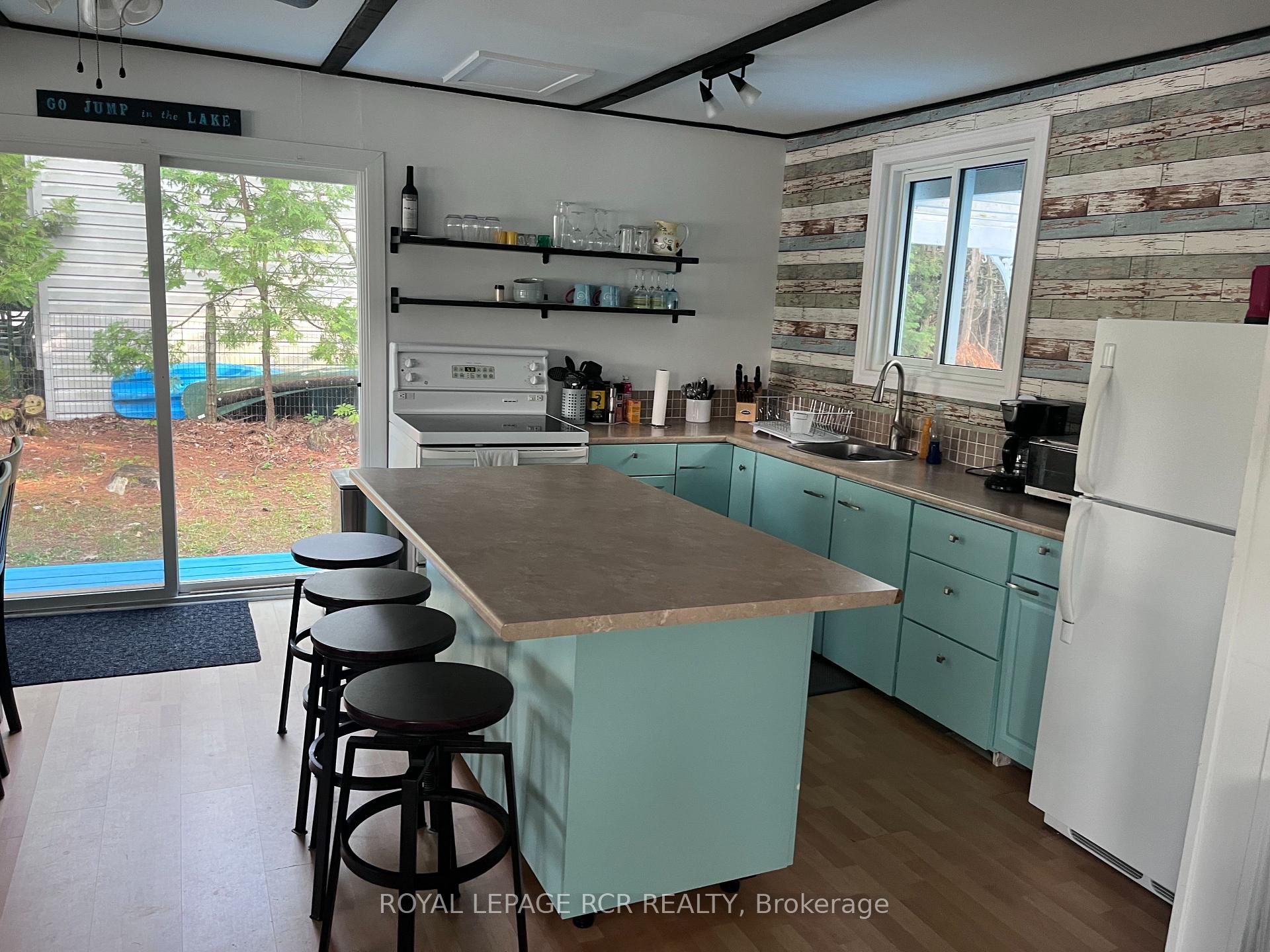 Photo of 2105 White Lake Road W