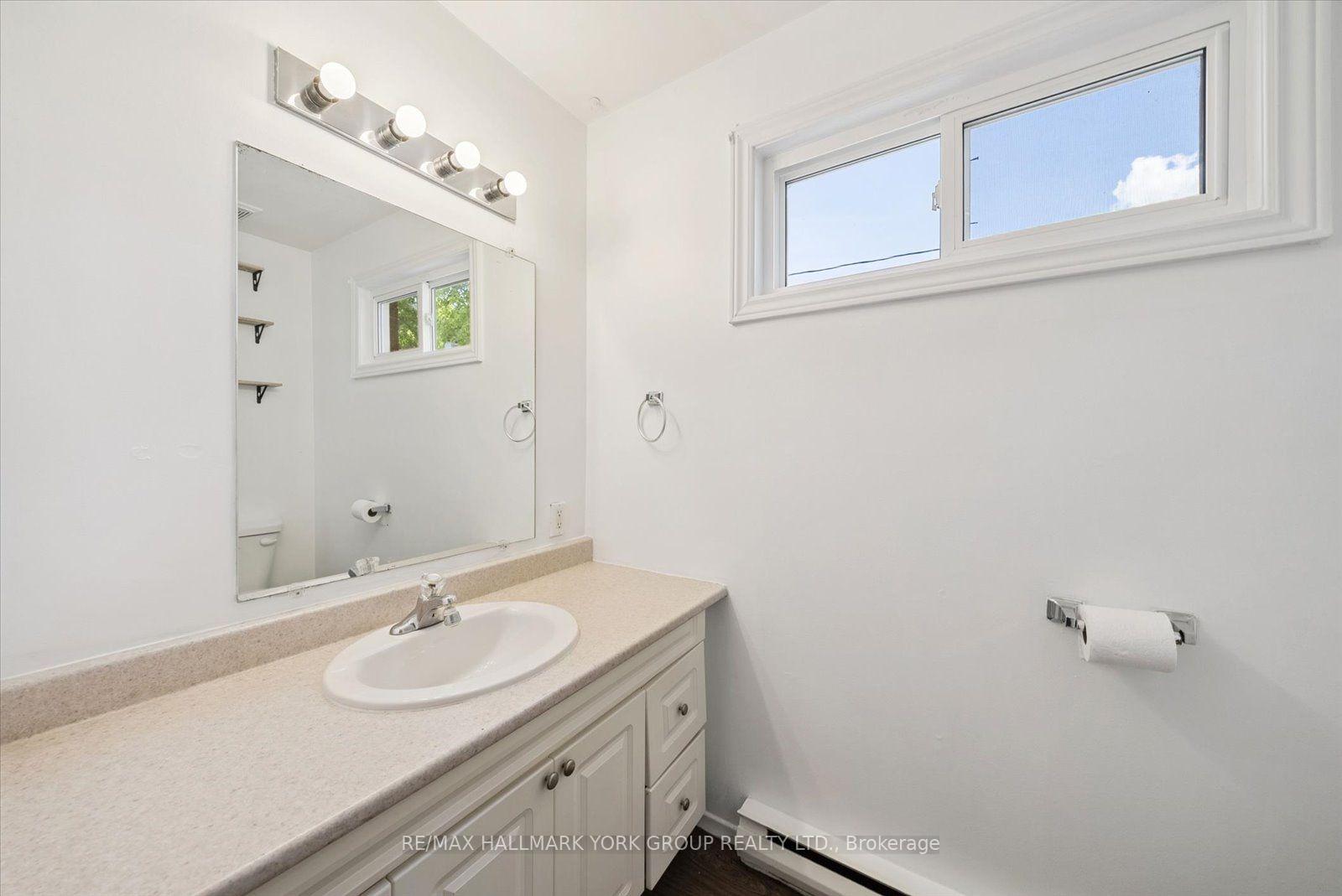 Photo 18 of 948 Lake Drive E, Georgina, Sutton & Jackson's Point — HOMEH