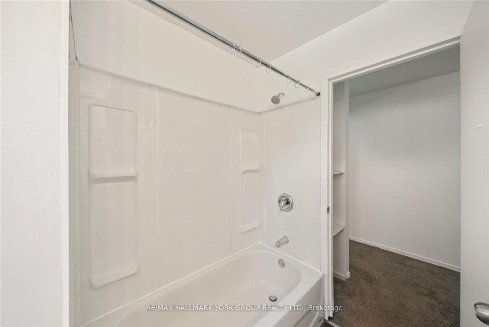 Photo 19 of 948 Lake Drive E, Georgina, Sutton & Jackson's Point — HOMEH