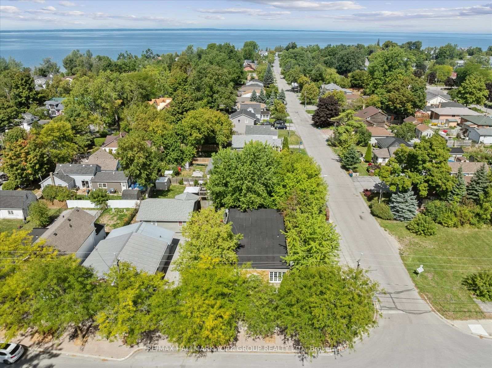 Photo 31 of 948 Lake Drive E, Georgina, Sutton & Jackson's Point — HOMEH
