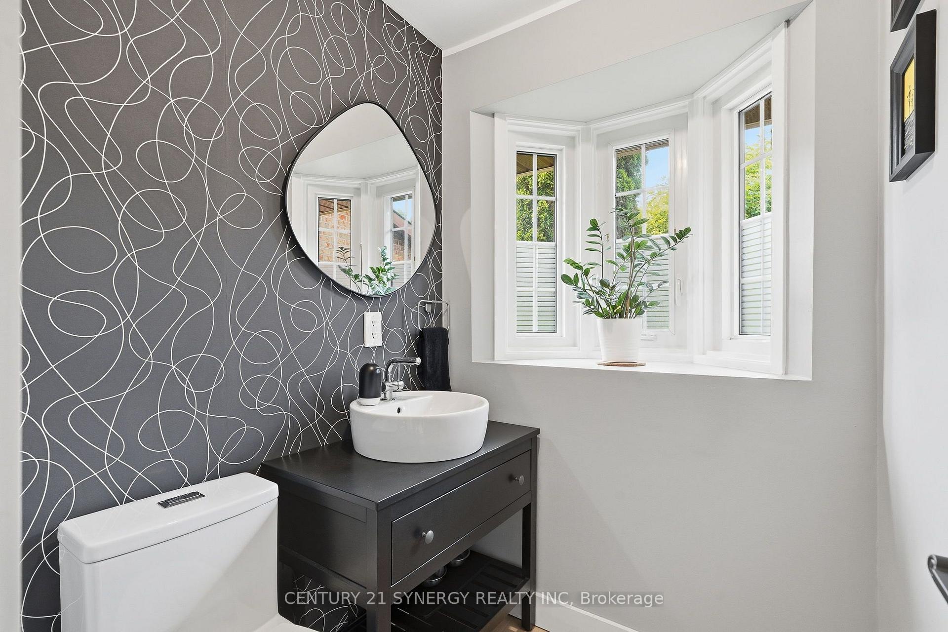 Photo 5 of 6058 Forestglen Crescent, Ottawa, Chapel Hill — HOMEH