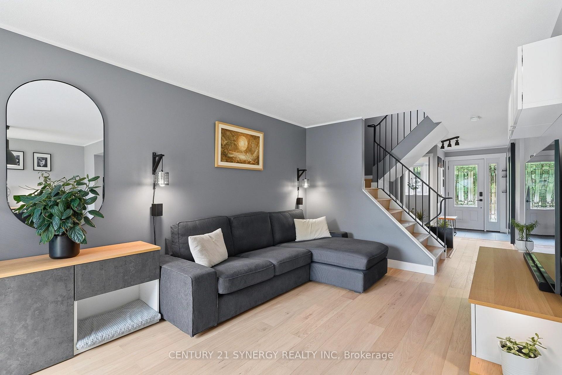 Photo 7 of 6058 Forestglen Crescent, Ottawa, Chapel Hill — HOMEH