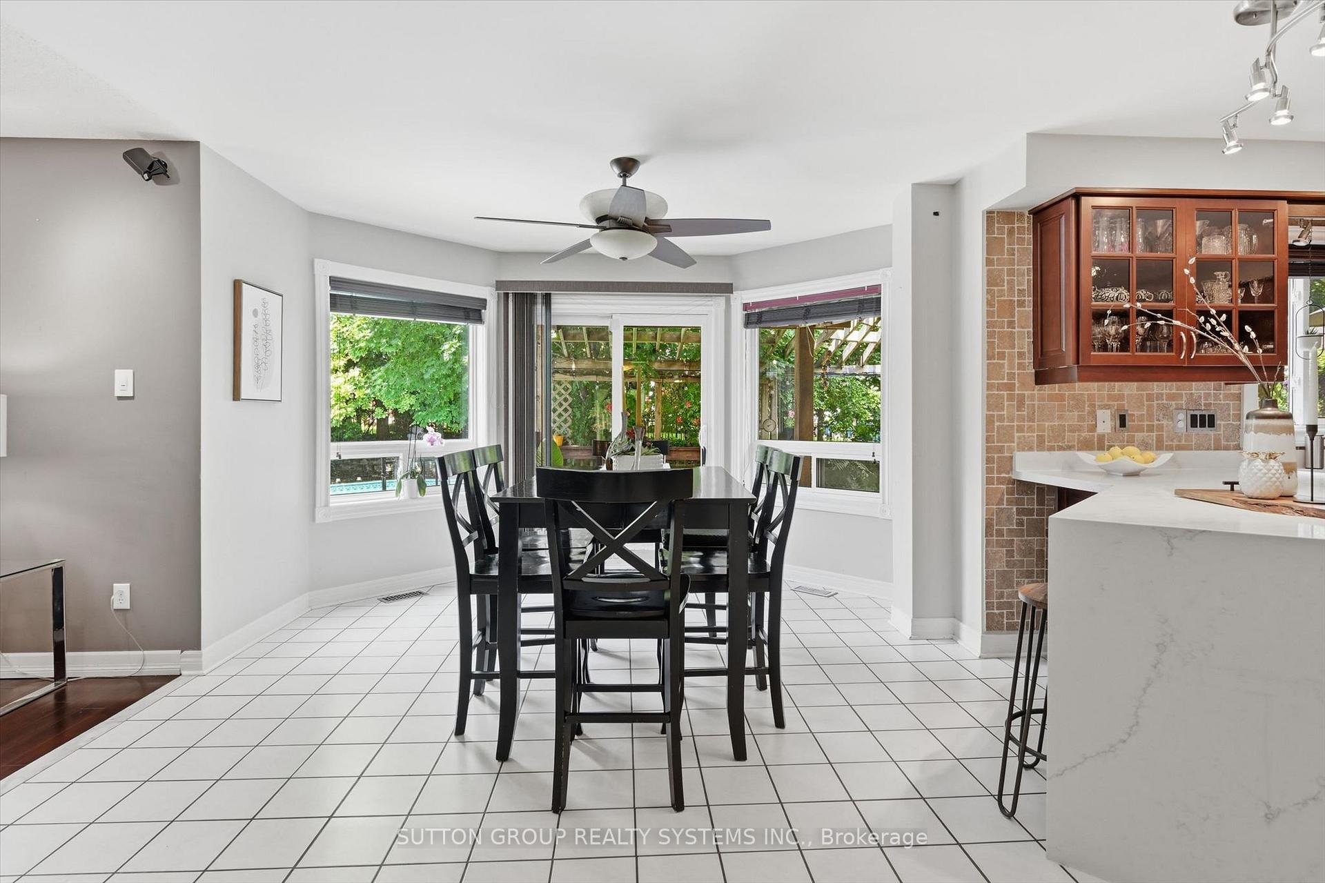 Photo 10 of 7 Arnhem Court, Hamilton, Waterdown — HOMEH