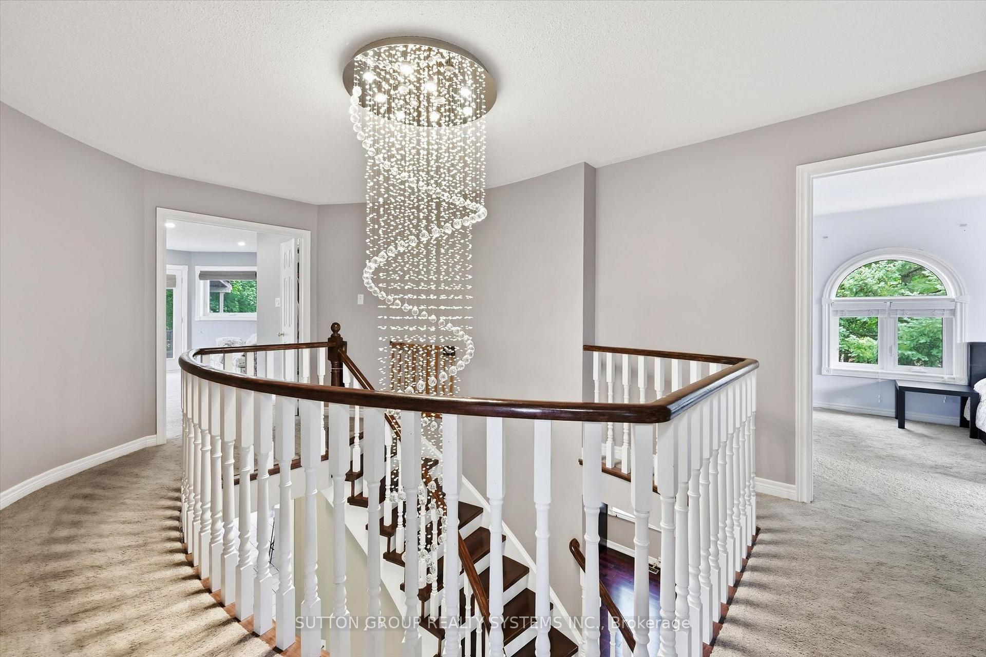 Photo 19 of 7 Arnhem Court, Hamilton, Waterdown — HOMEH