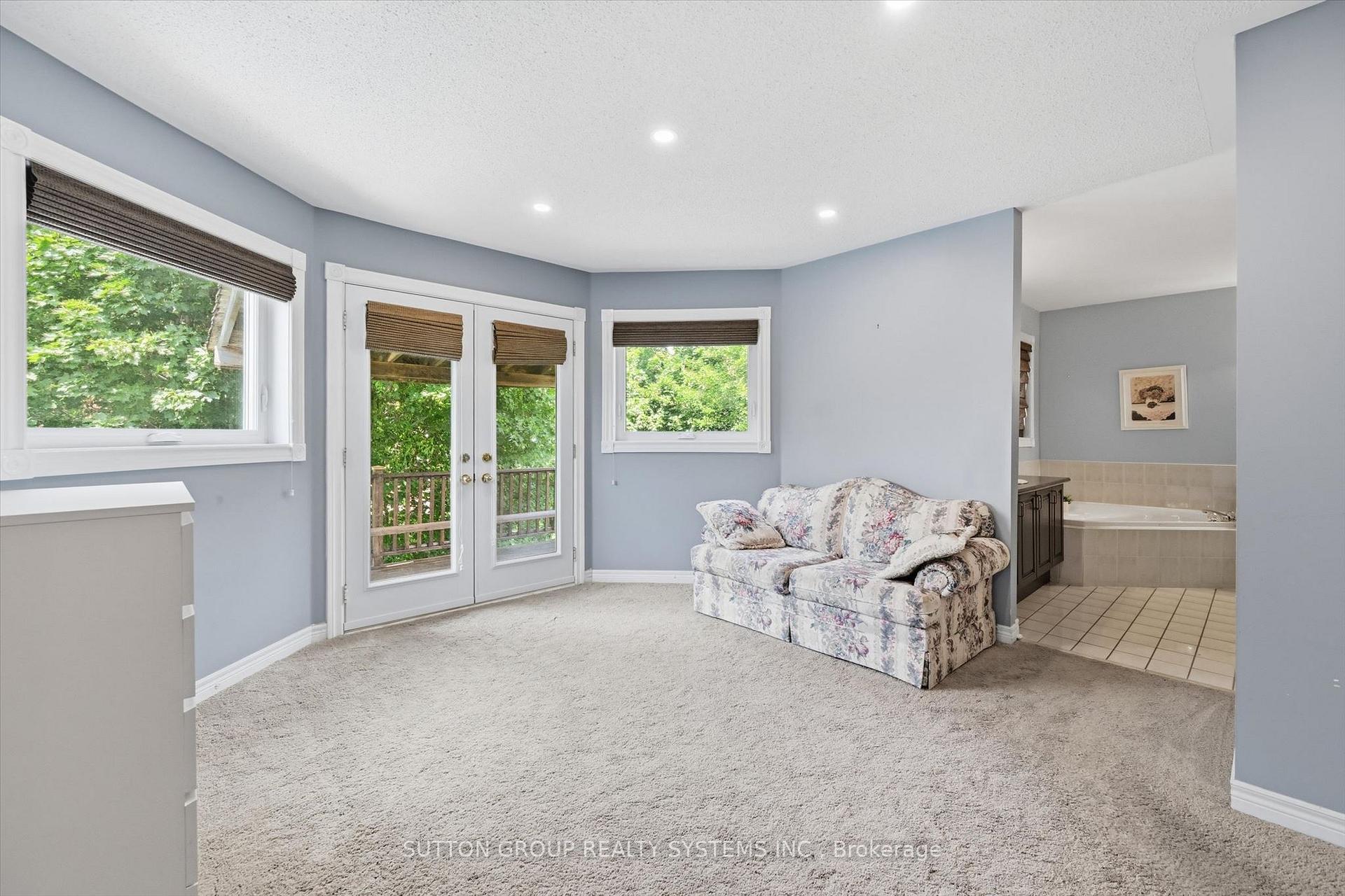 Photo 22 of 7 Arnhem Court, Hamilton, Waterdown — HOMEH
