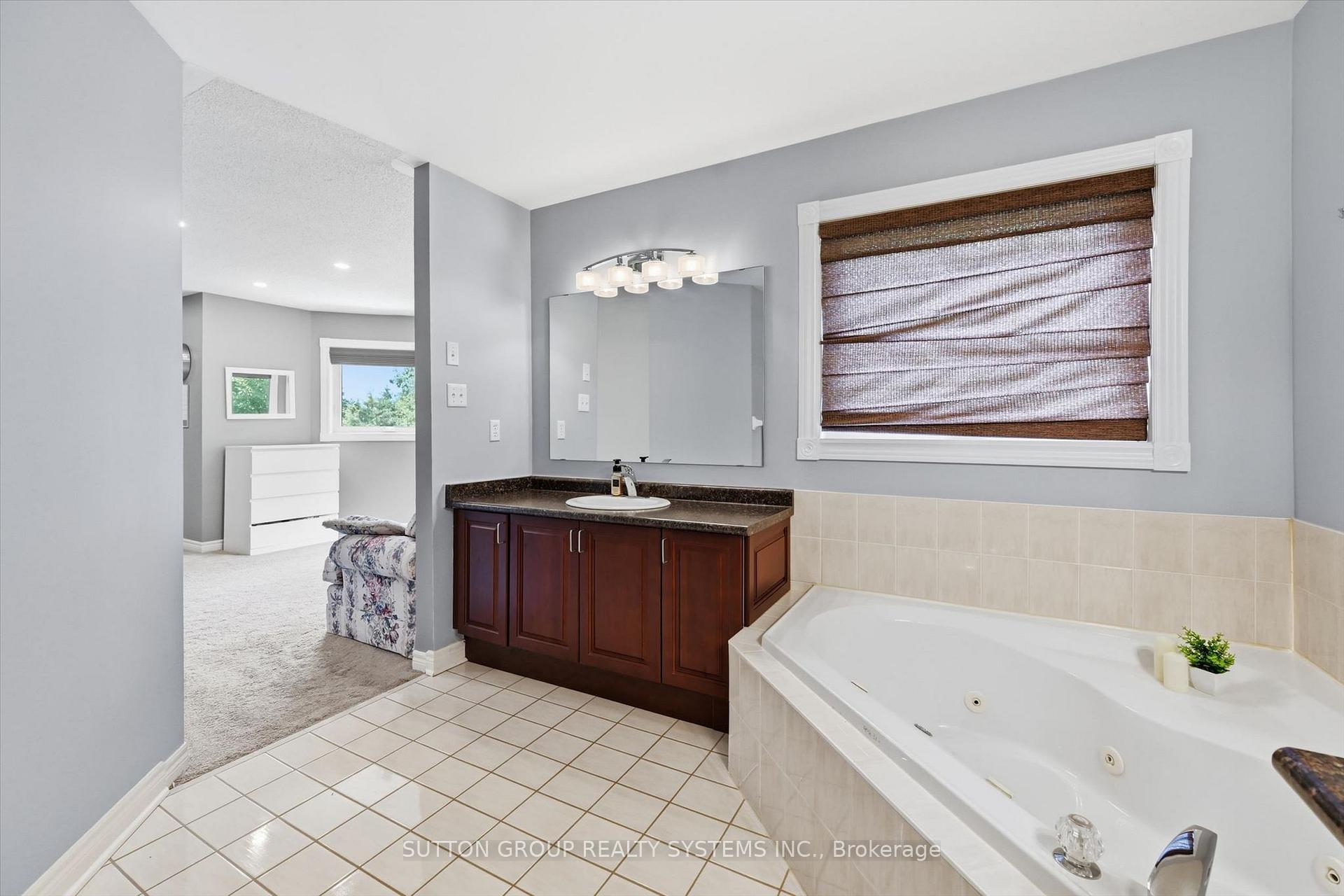 Photo 24 of 7 Arnhem Court, Hamilton, Waterdown — HOMEH