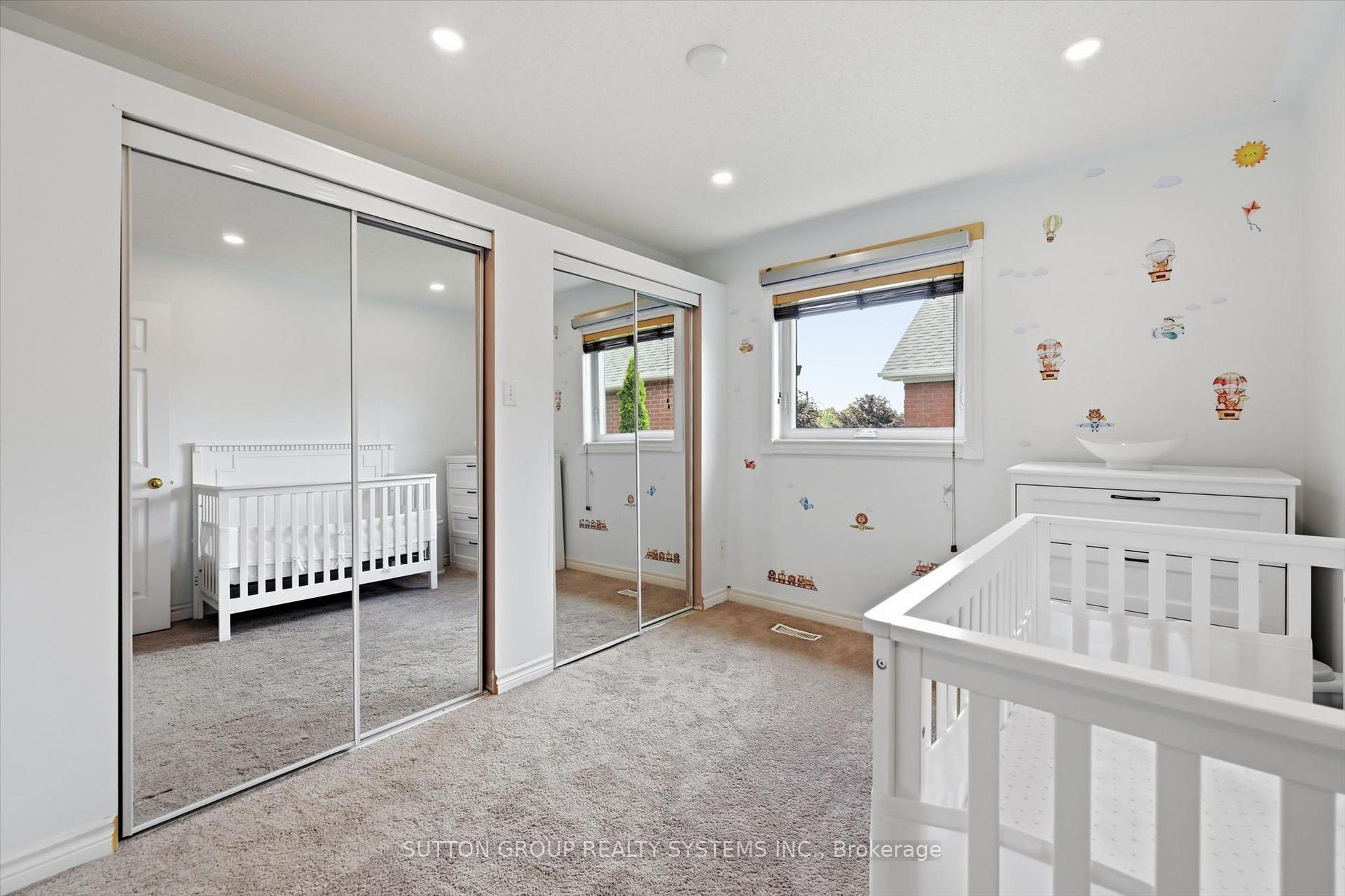 Photo 27 of 7 Arnhem Court, Hamilton, Waterdown — HOMEH