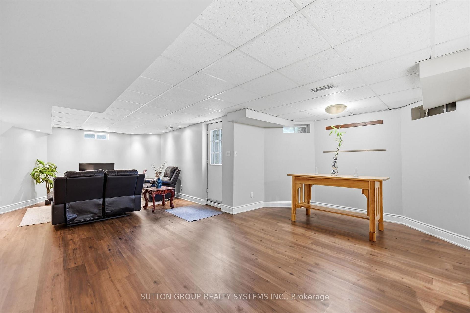 Photo 35 of 7 Arnhem Court, Hamilton, Waterdown — HOMEH