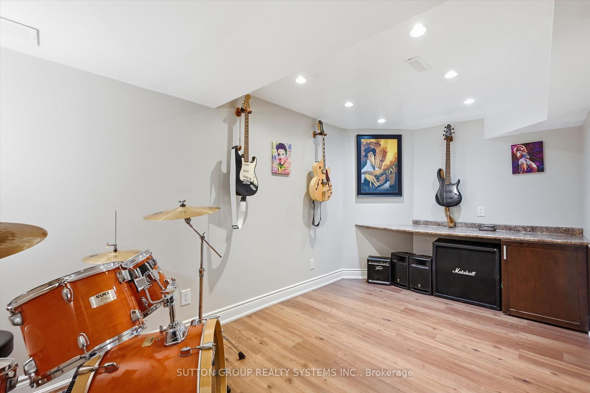Photo 36 of 7 Arnhem Court, Hamilton, Waterdown — HOMEH