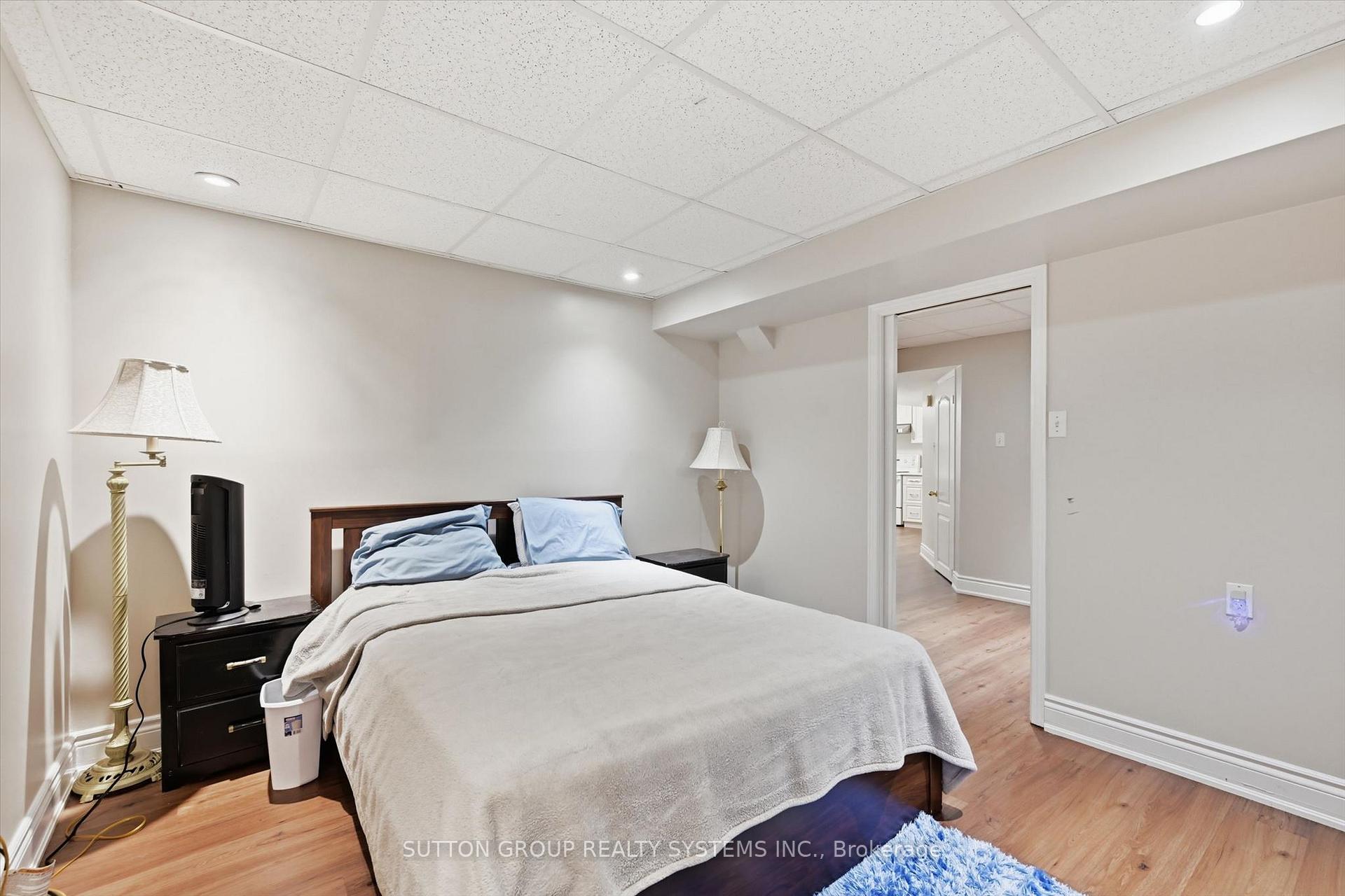 Photo 38 of 7 Arnhem Court, Hamilton, Waterdown — HOMEH