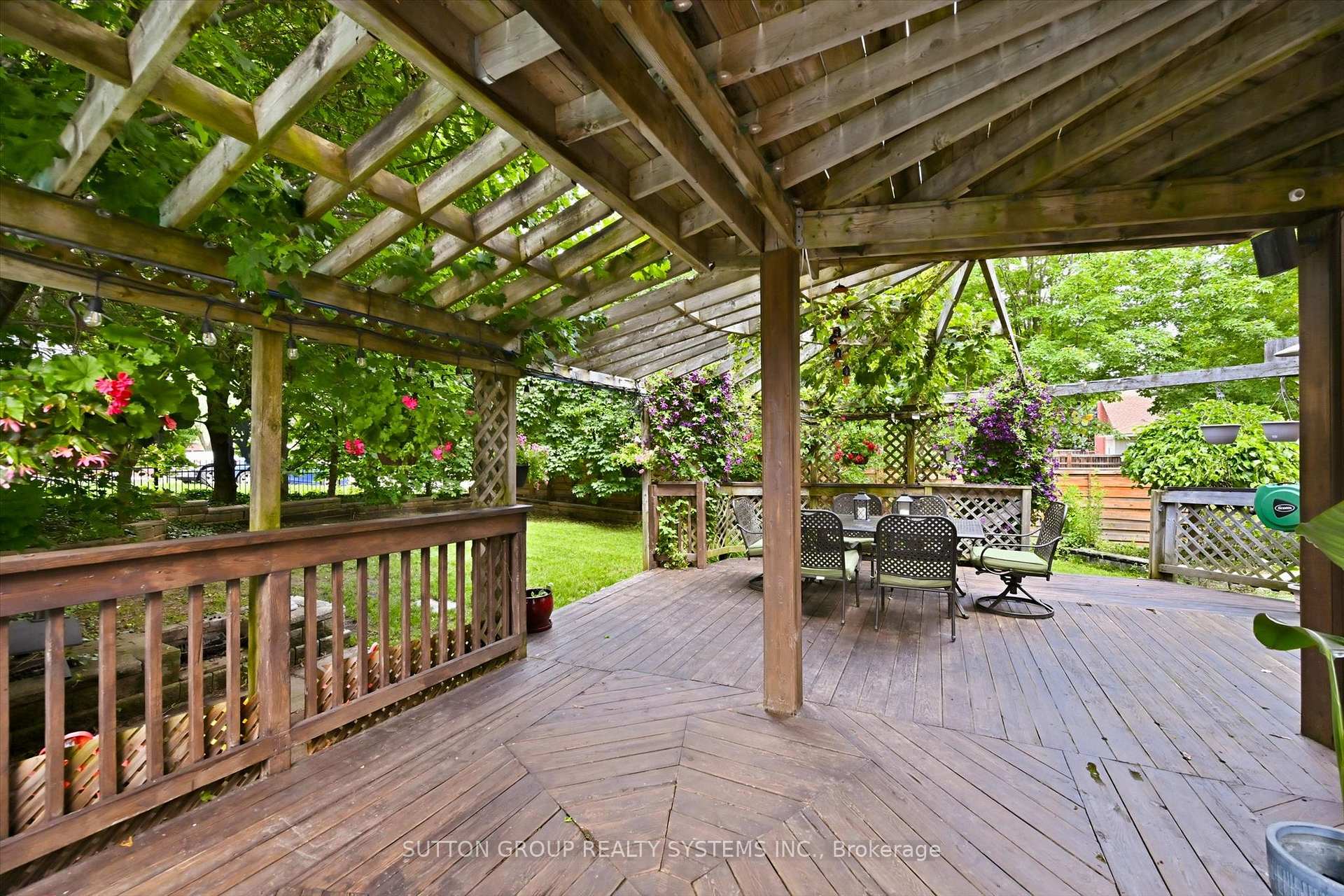 Photo 40 of 7 Arnhem Court, Hamilton, Waterdown — HOMEH