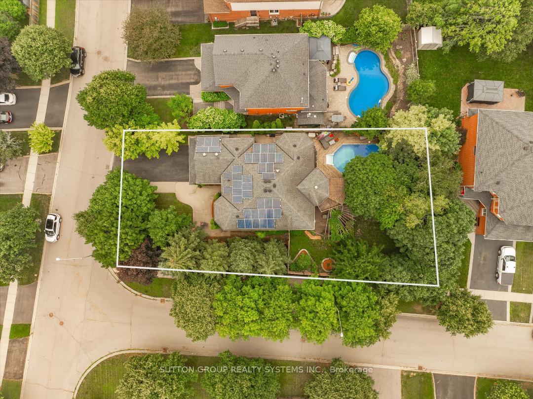 Photo 48 of 7 Arnhem Court, Hamilton, Waterdown — HOMEH