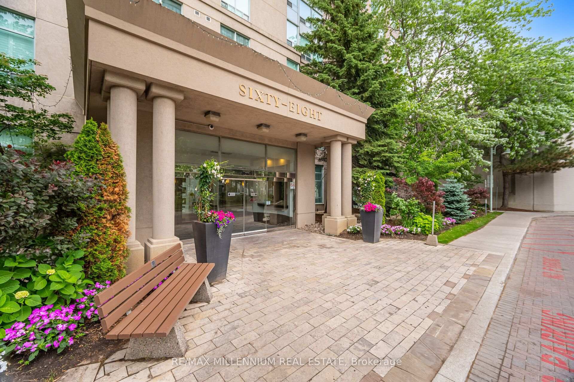 Photo 2 of Unit 1532, 68 Corporate Drive, Scarborough, Woburn — HOMEH