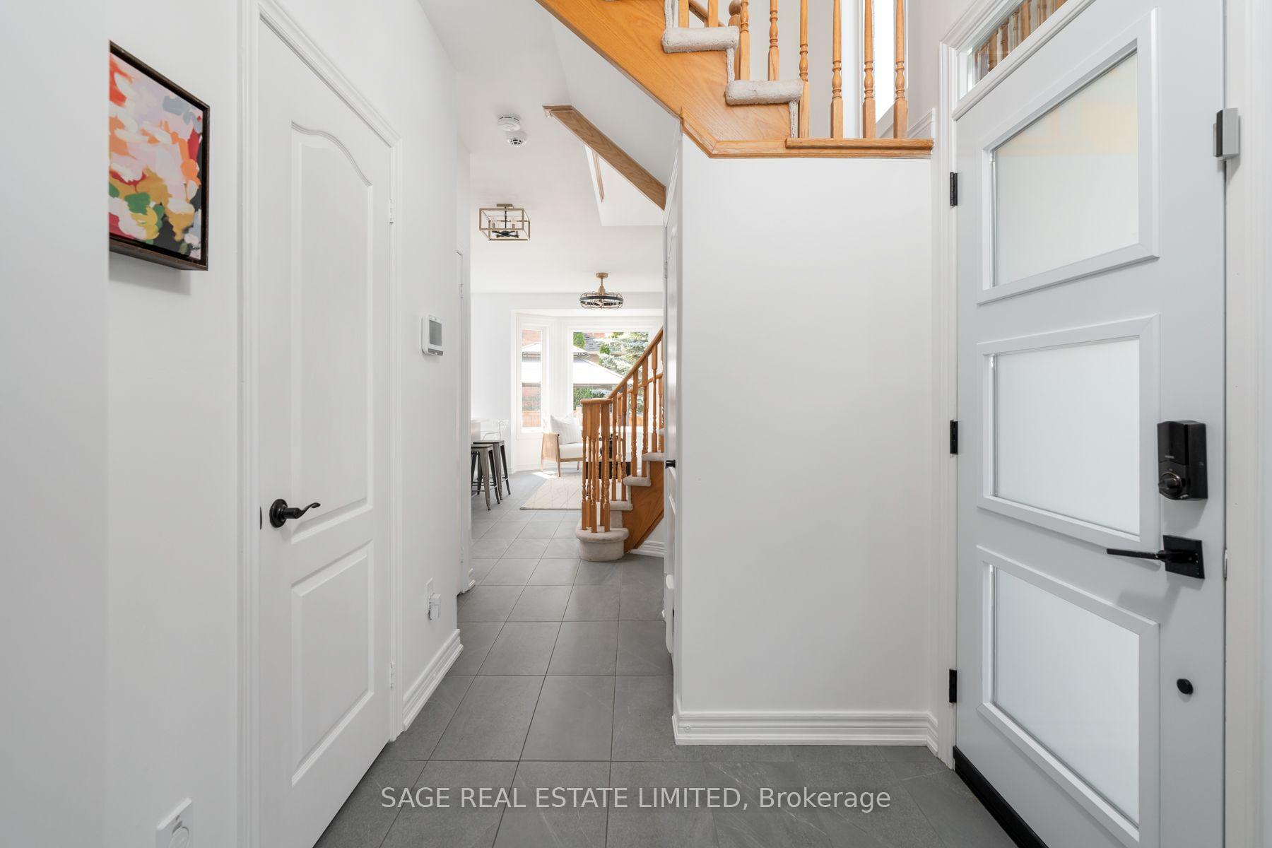 Photo 11 of 51 Pedersen Drive, Aurora, Bayview Wellington — HOMEH