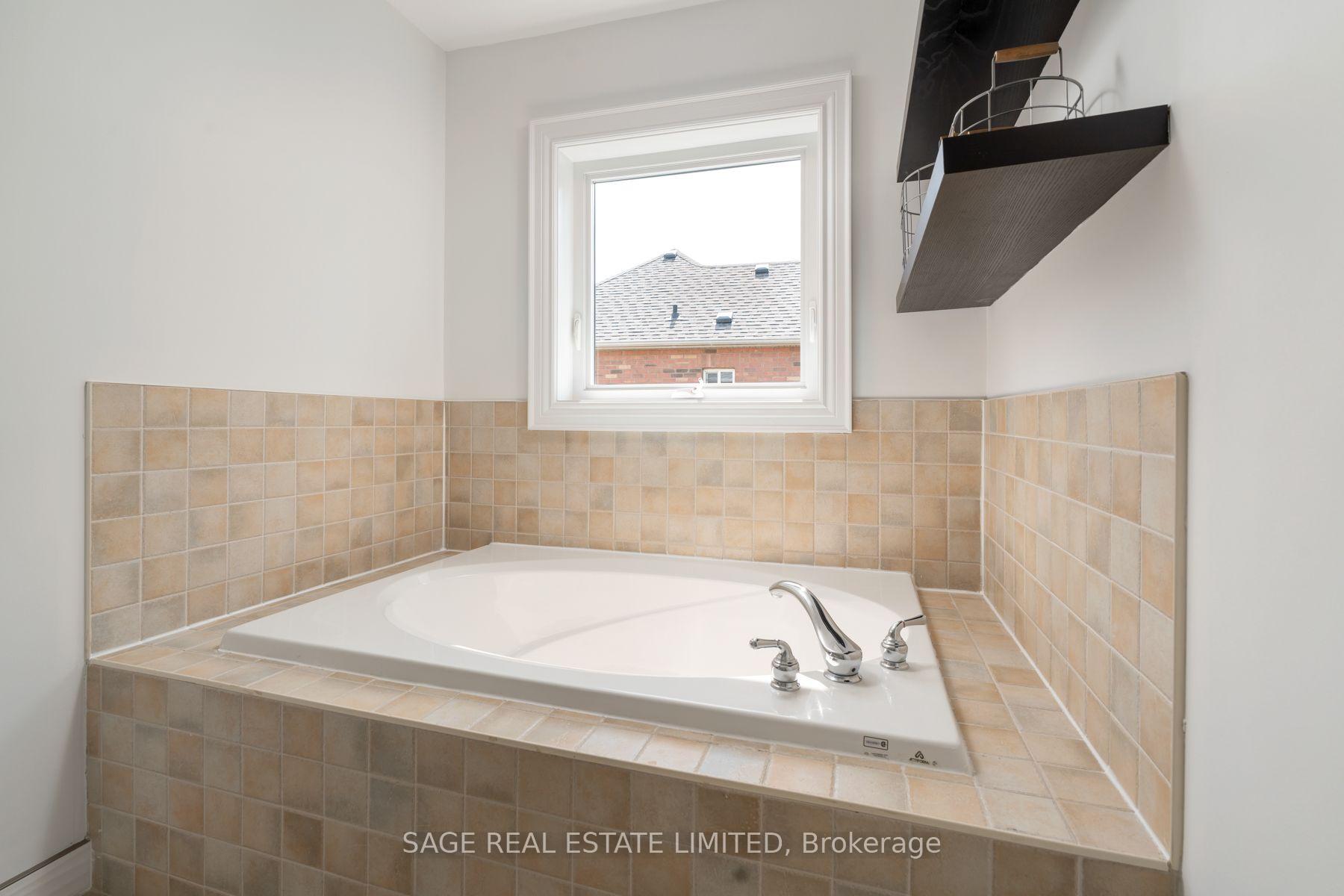 Photo 21 of 51 Pedersen Drive, Aurora, Bayview Wellington — HOMEH