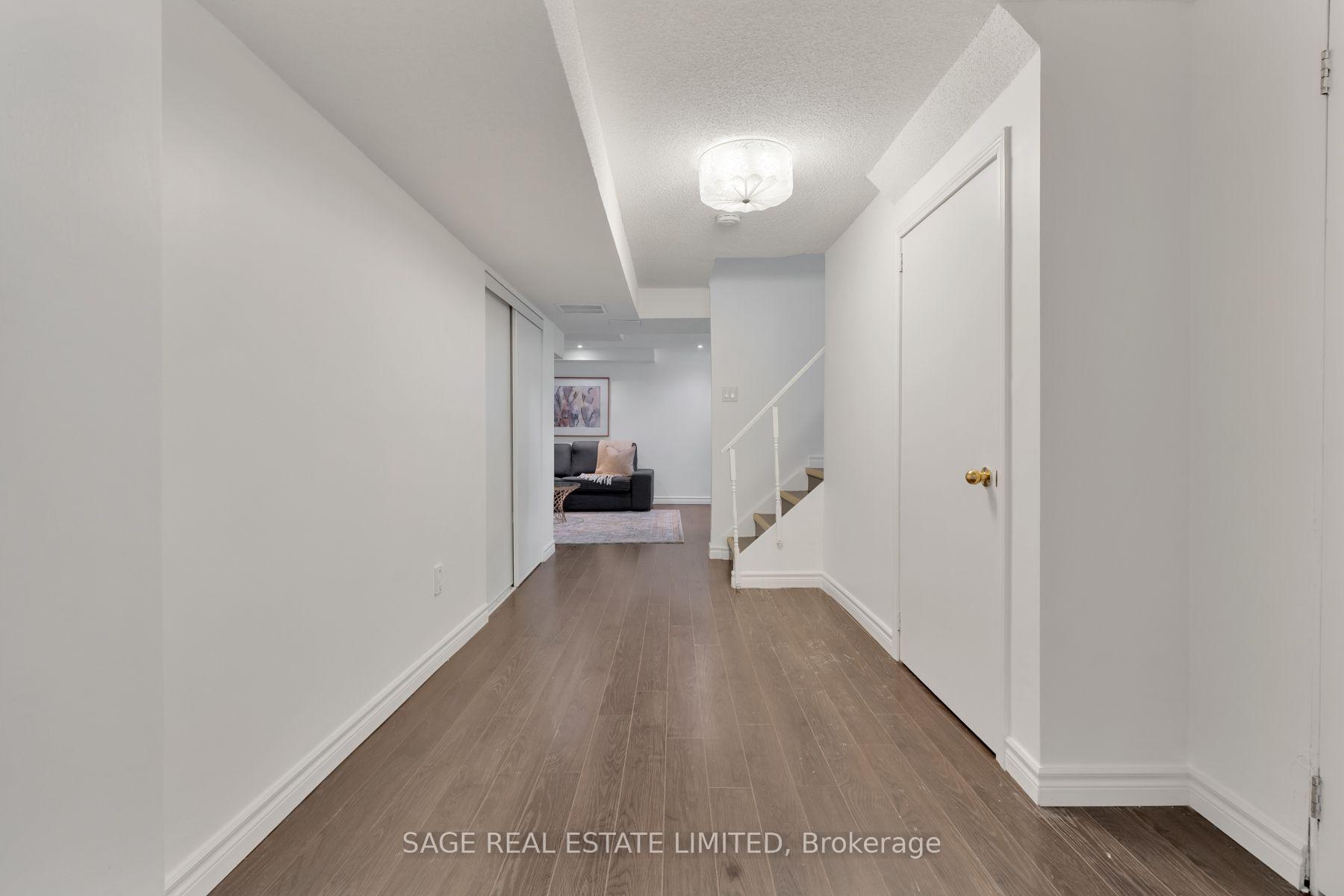 Photo 32 of 51 Pedersen Drive, Aurora, Bayview Wellington — HOMEH