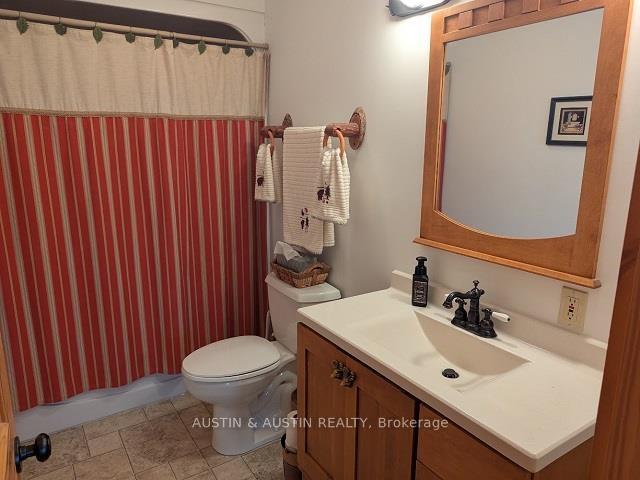 Photo 17 of 26 Harry Komm Drive, Machin — HOMEH