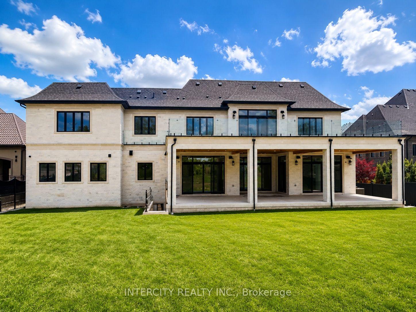 Photo 2 of 16 Creedmore Court, Vaughan, Kleinburg — HOMEH