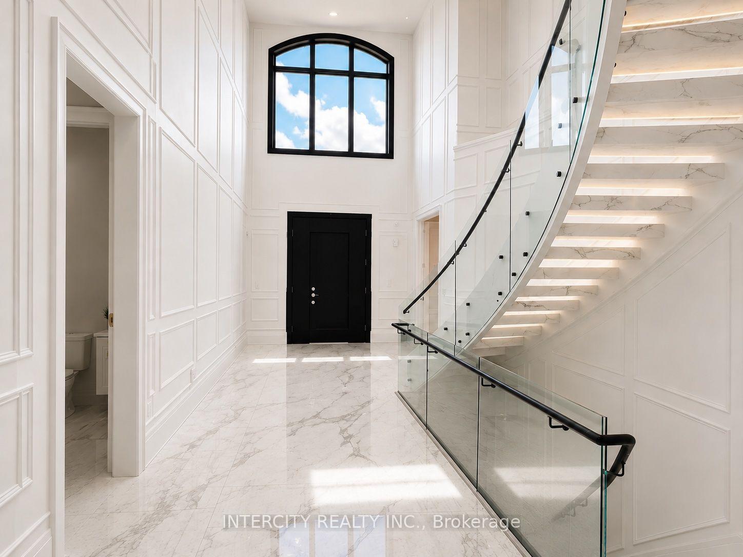 Photo 7 of 16 Creedmore Court, Vaughan, Kleinburg — HOMEH