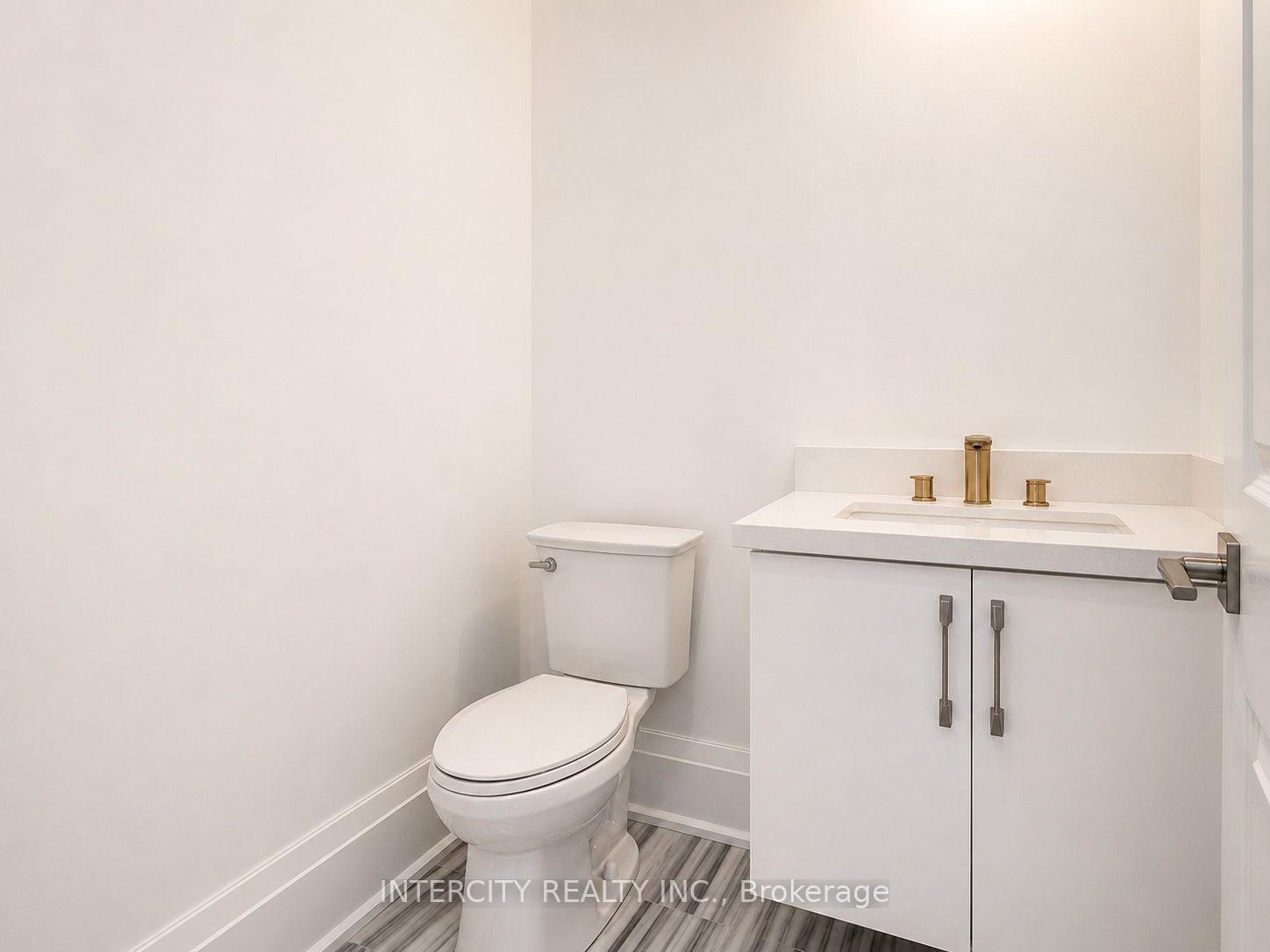 Photo 8 of 16 Creedmore Court, Vaughan, Kleinburg — HOMEH