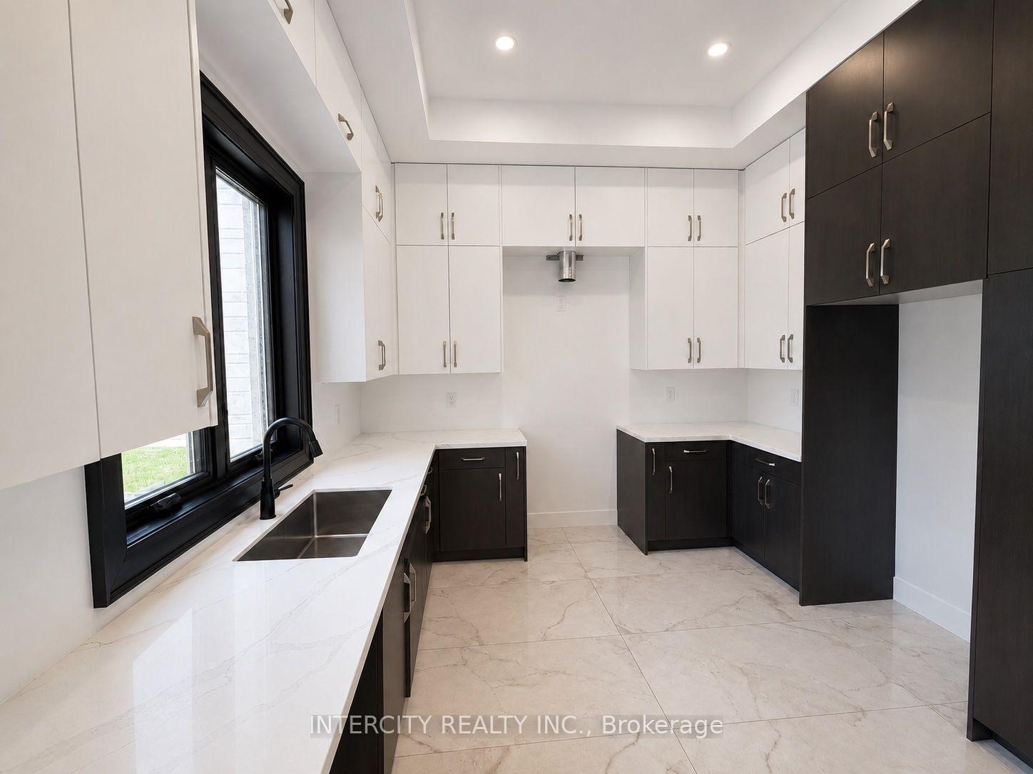 Photo 18 of 16 Creedmore Court, Vaughan, Kleinburg — HOMEH