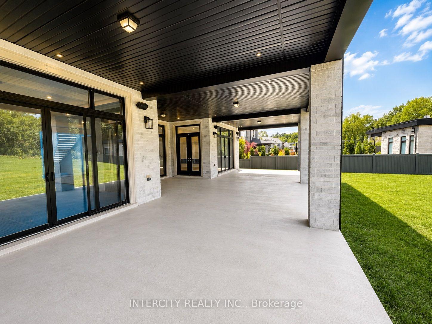 Photo 20 of 16 Creedmore Court, Vaughan, Kleinburg — HOMEH