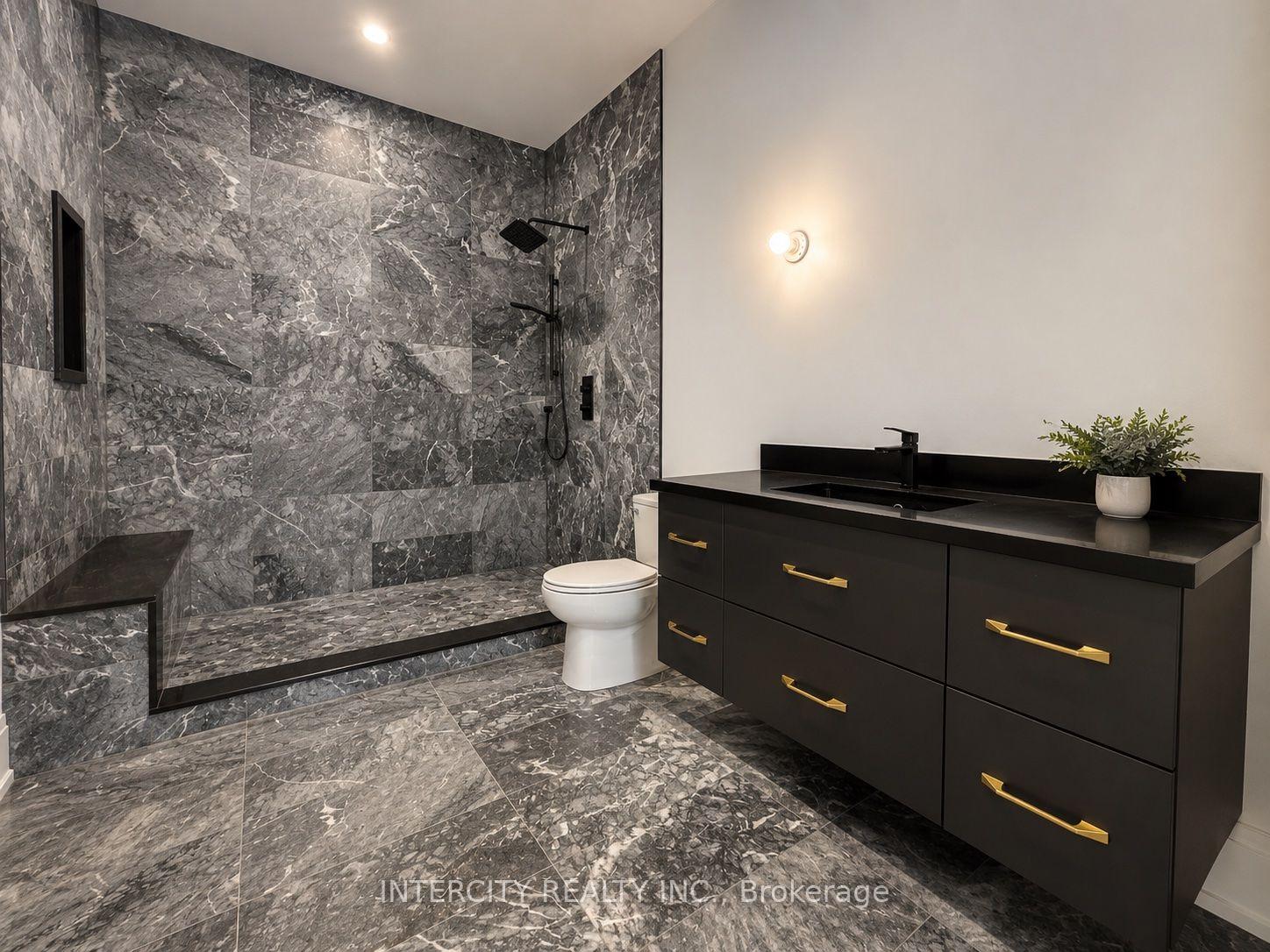Photo 47 of 16 Creedmore Court, Vaughan, Kleinburg — HOMEH