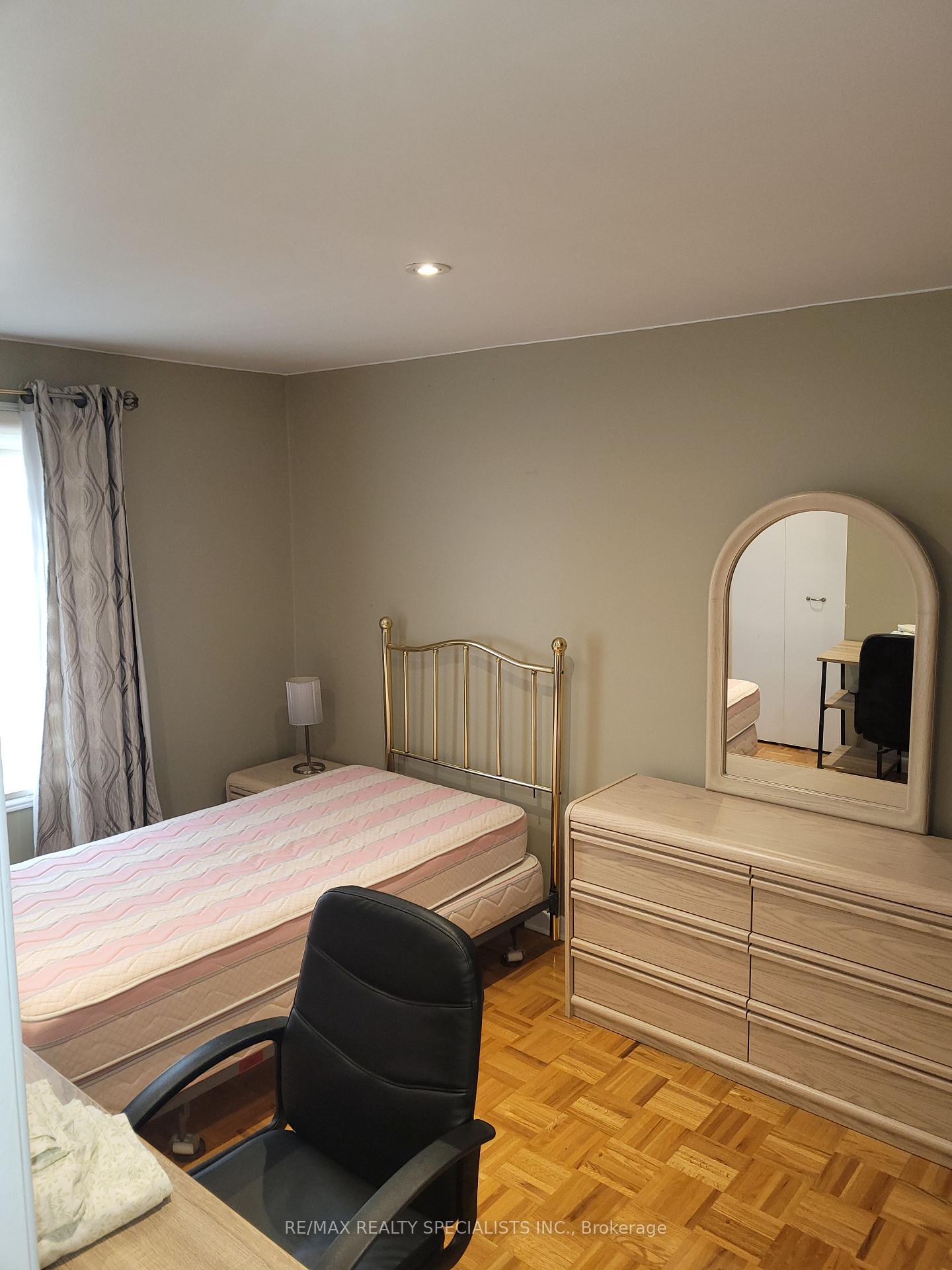 Photo 1 of Unit ROOM 2, 2252 Buttonbush Crescent, Mississauga, Erin Mills — HOMEH