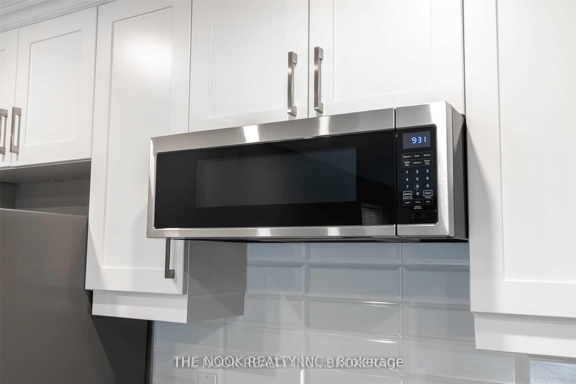 Photo 5 of 138 Huntington Crescent, Clarington, Courtice — HOMEH