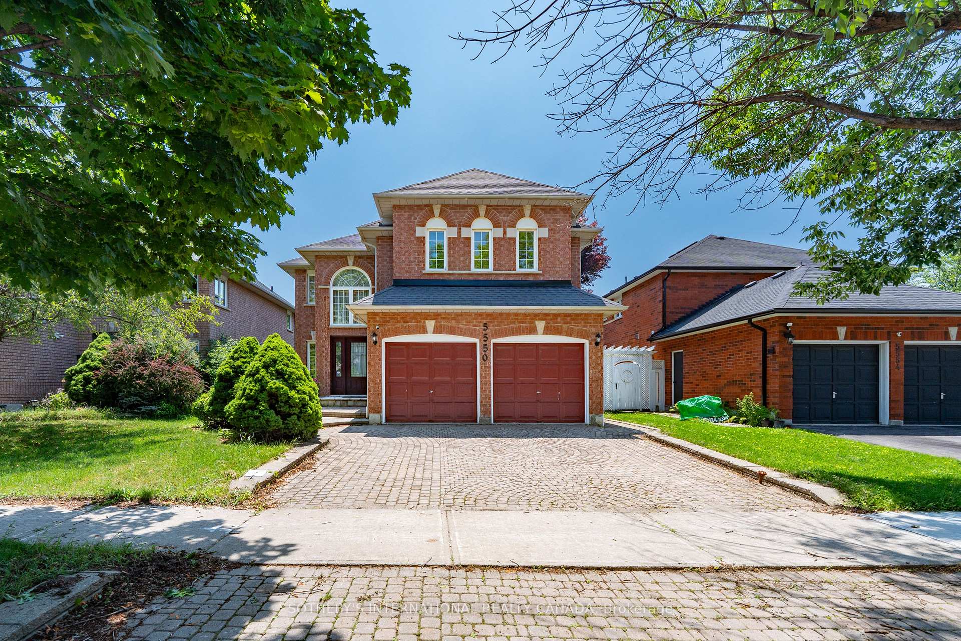 Photo 1 of 5550 Middleport Crescent N, Mississauga, Hurontario — HOMEH
