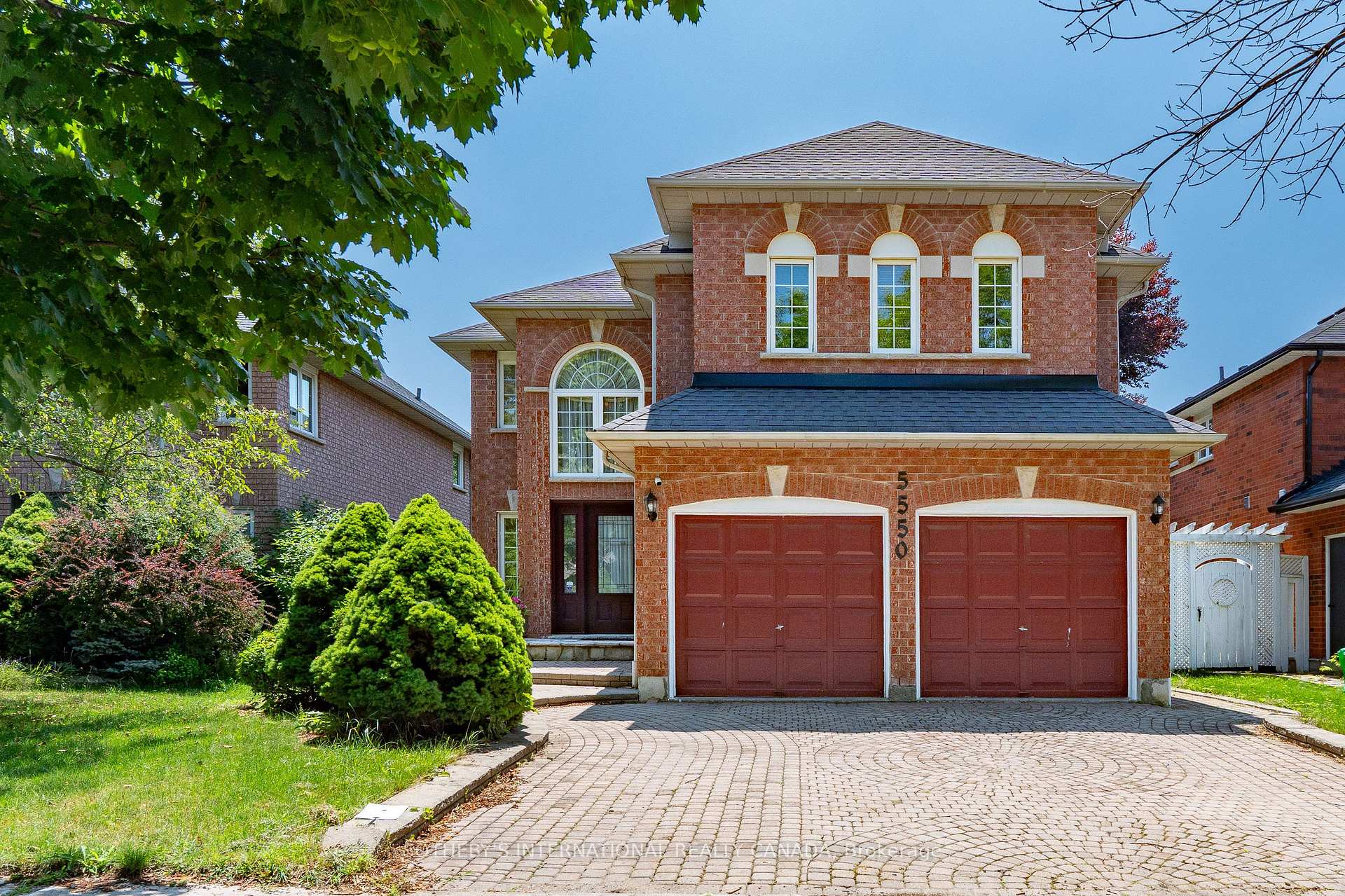 Photo 2 of 5550 Middleport Crescent N, Mississauga, Hurontario — HOMEH