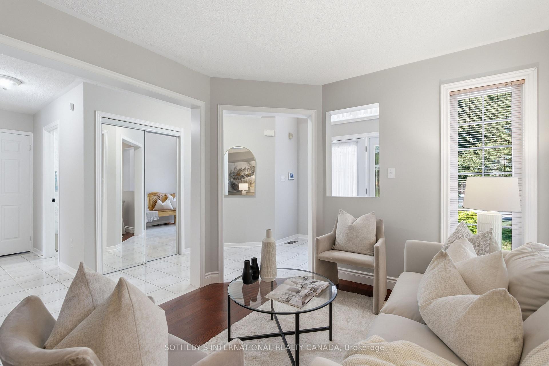 Photo 11 of 5550 Middleport Crescent N, Mississauga, Hurontario — HOMEH