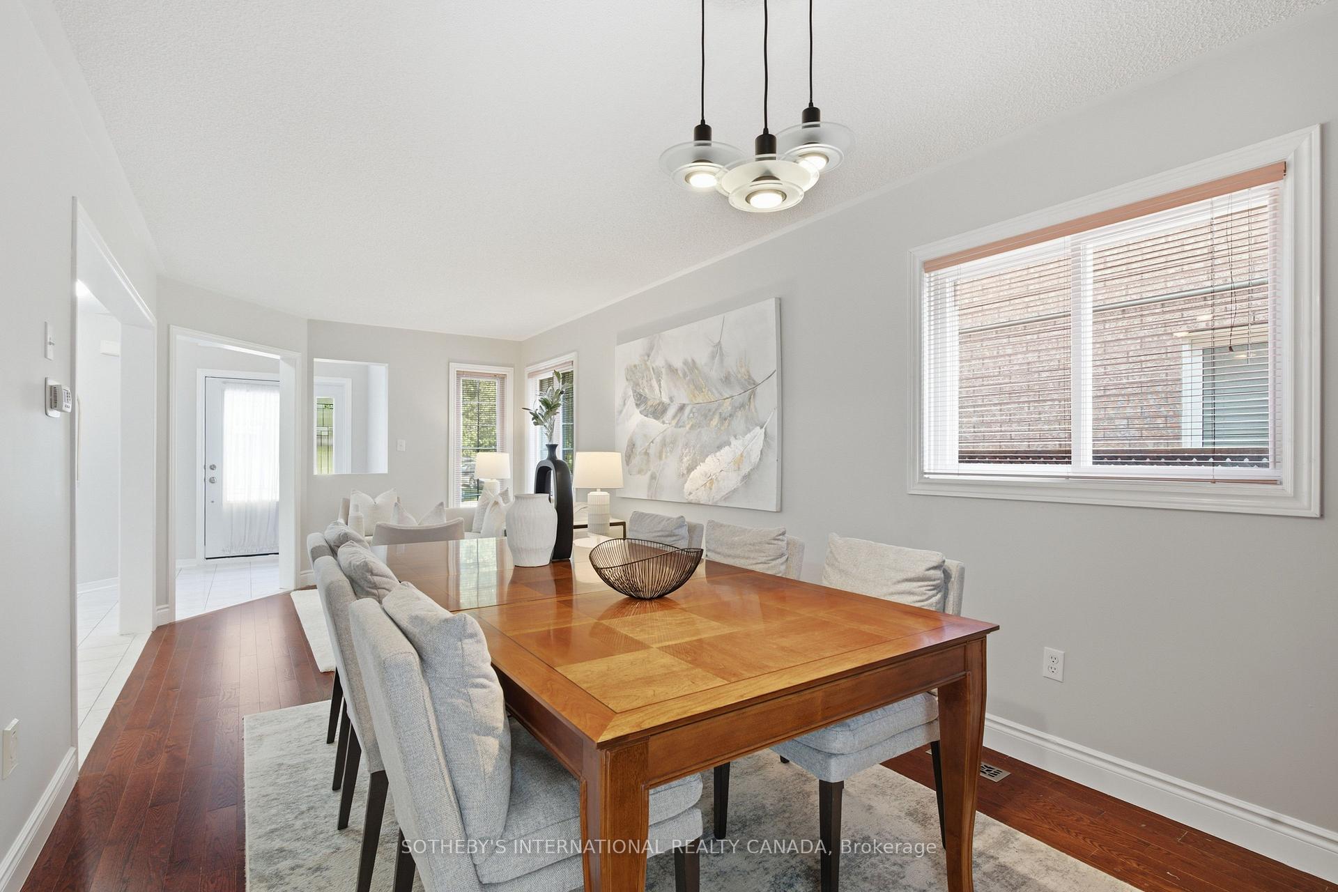 Photo 13 of 5550 Middleport Crescent N, Mississauga, Hurontario — HOMEH