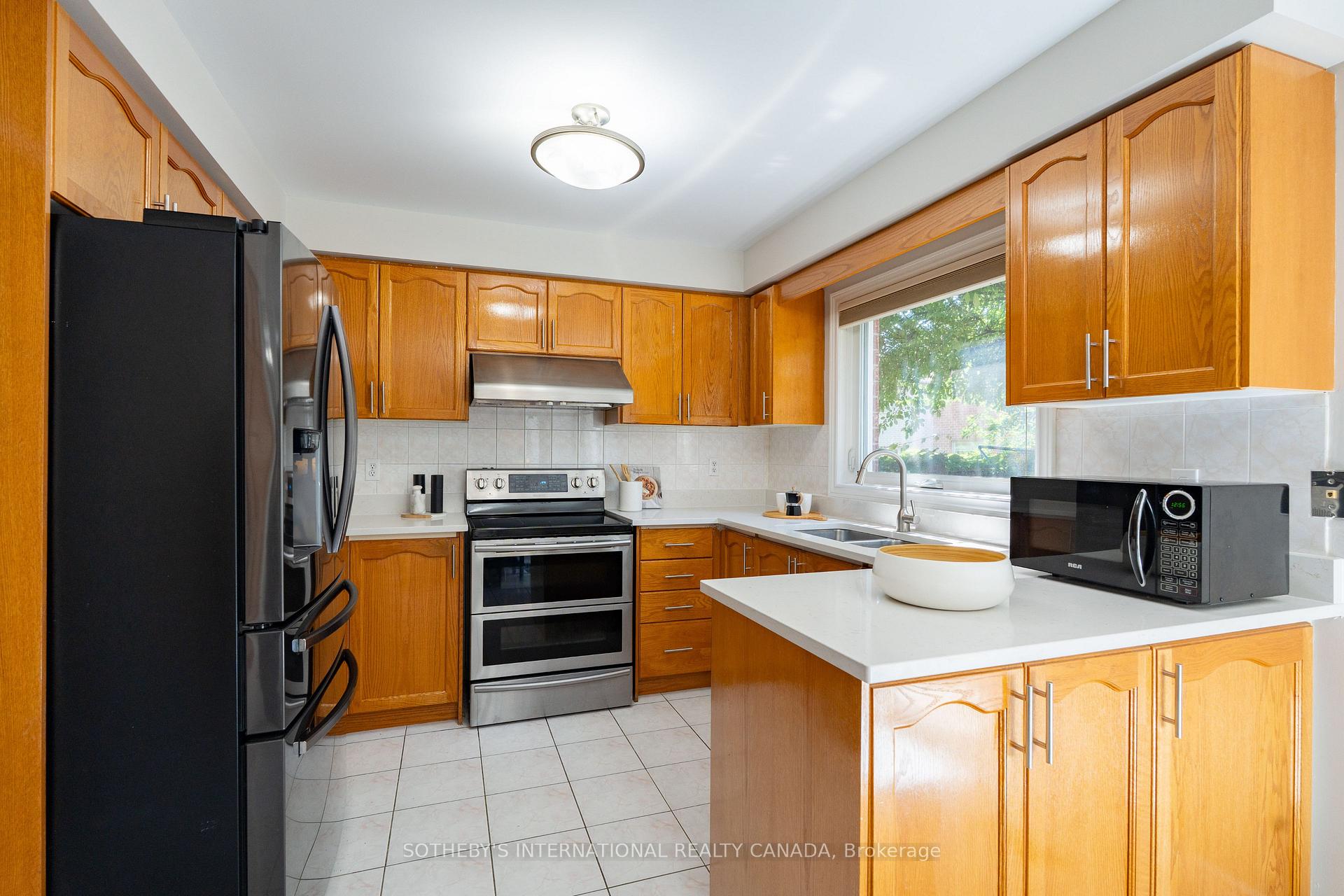 Photo 23 of 5550 Middleport Crescent N, Mississauga, Hurontario — HOMEH