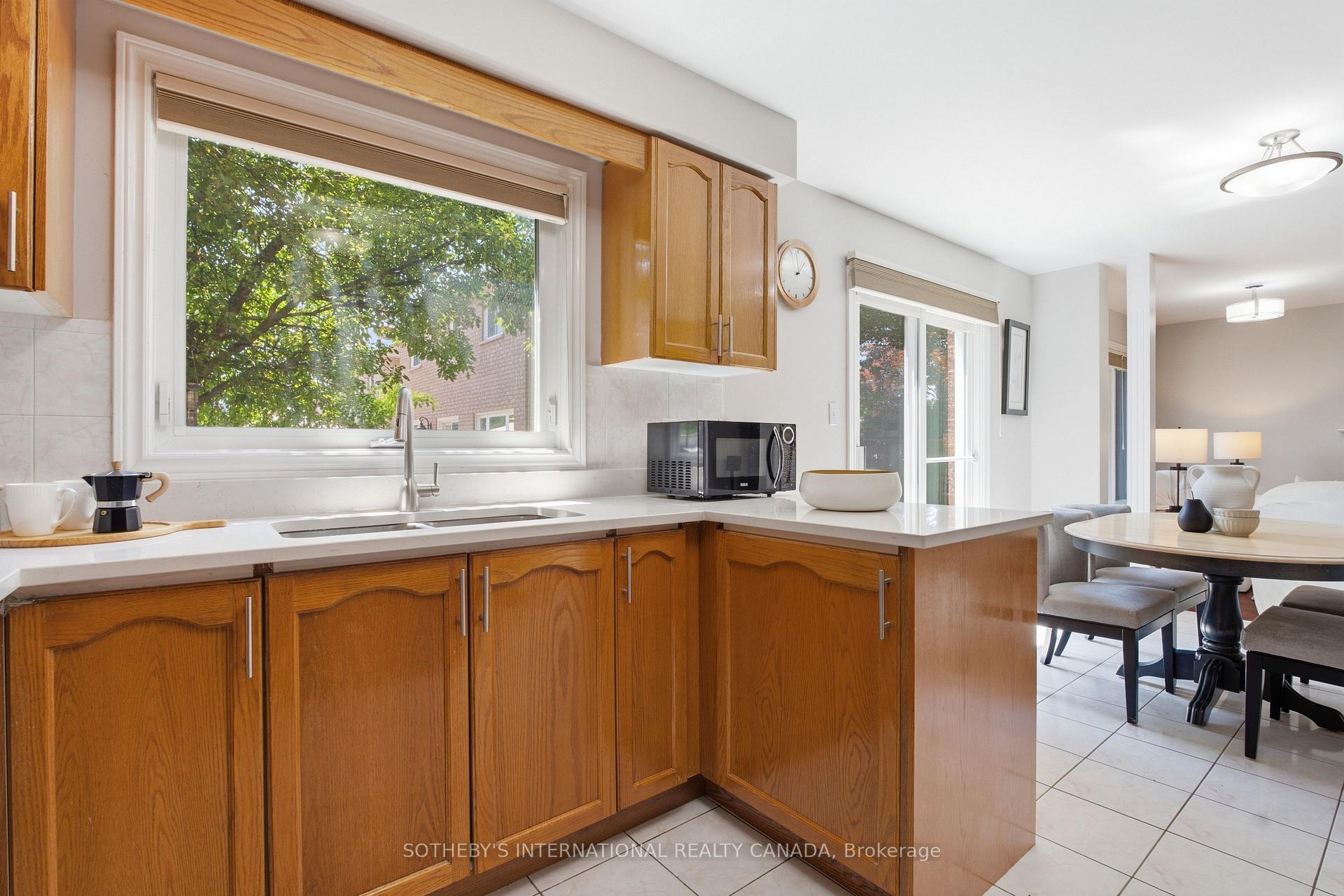 Photo 25 of 5550 Middleport Crescent N, Mississauga, Hurontario — HOMEH