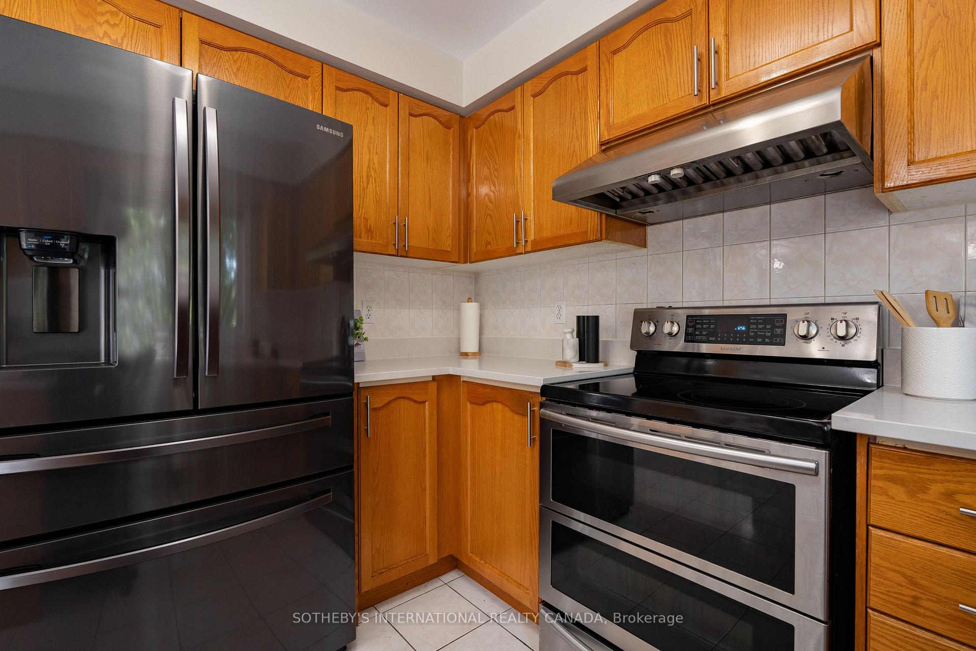 Photo 26 of 5550 Middleport Crescent N, Mississauga, Hurontario — HOMEH