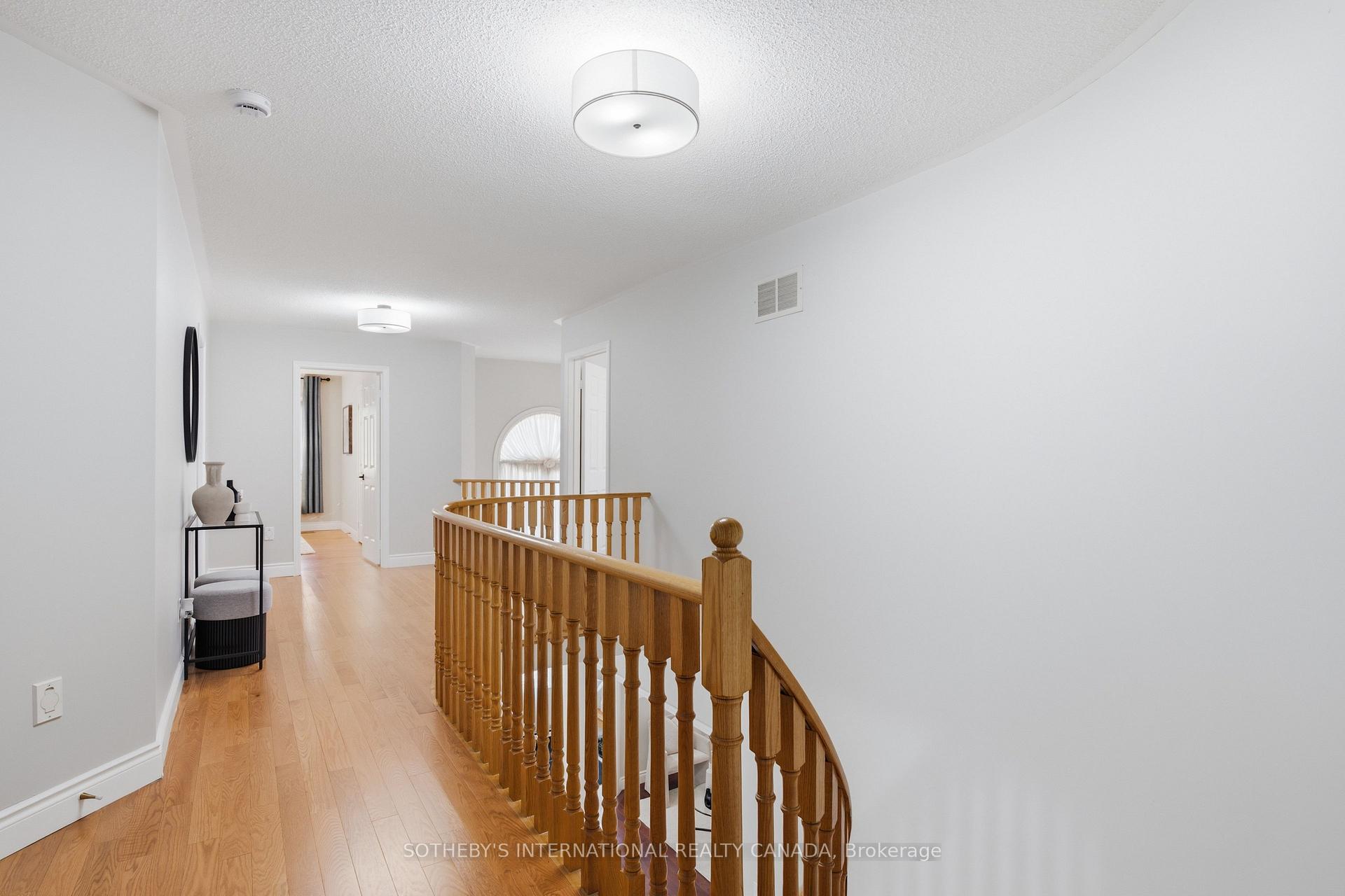 Photo 27 of 5550 Middleport Crescent N, Mississauga, Hurontario — HOMEH