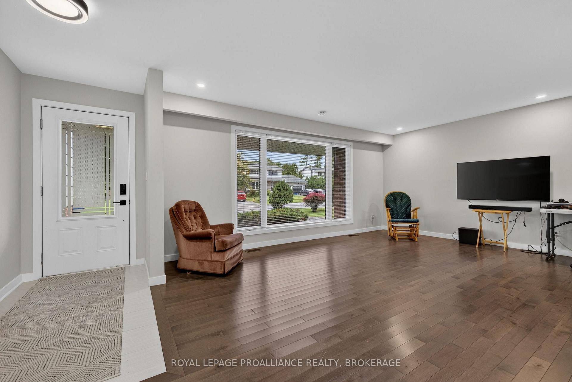 Photo 9 of 682 Carnaby Street, Kingston, South of Taylor-Kidd Blvd — HOMEH