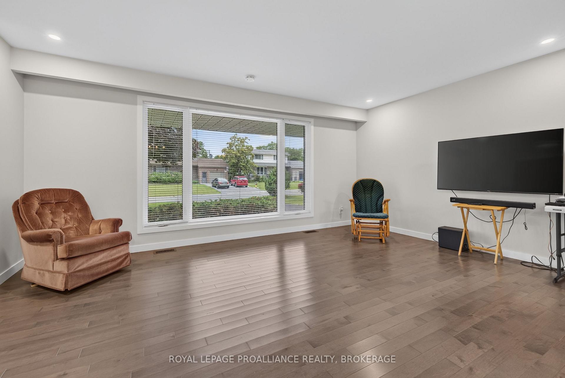Photo 12 of 682 Carnaby Street, Kingston, South of Taylor-Kidd Blvd — HOMEH