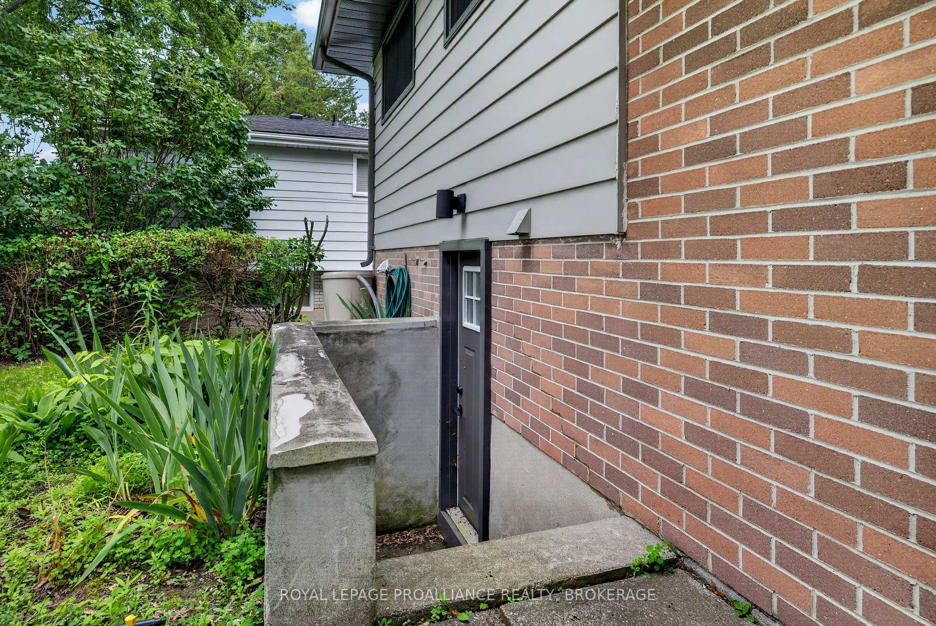 Photo 49 of 682 Carnaby Street, Kingston, South of Taylor-Kidd Blvd — HOMEH