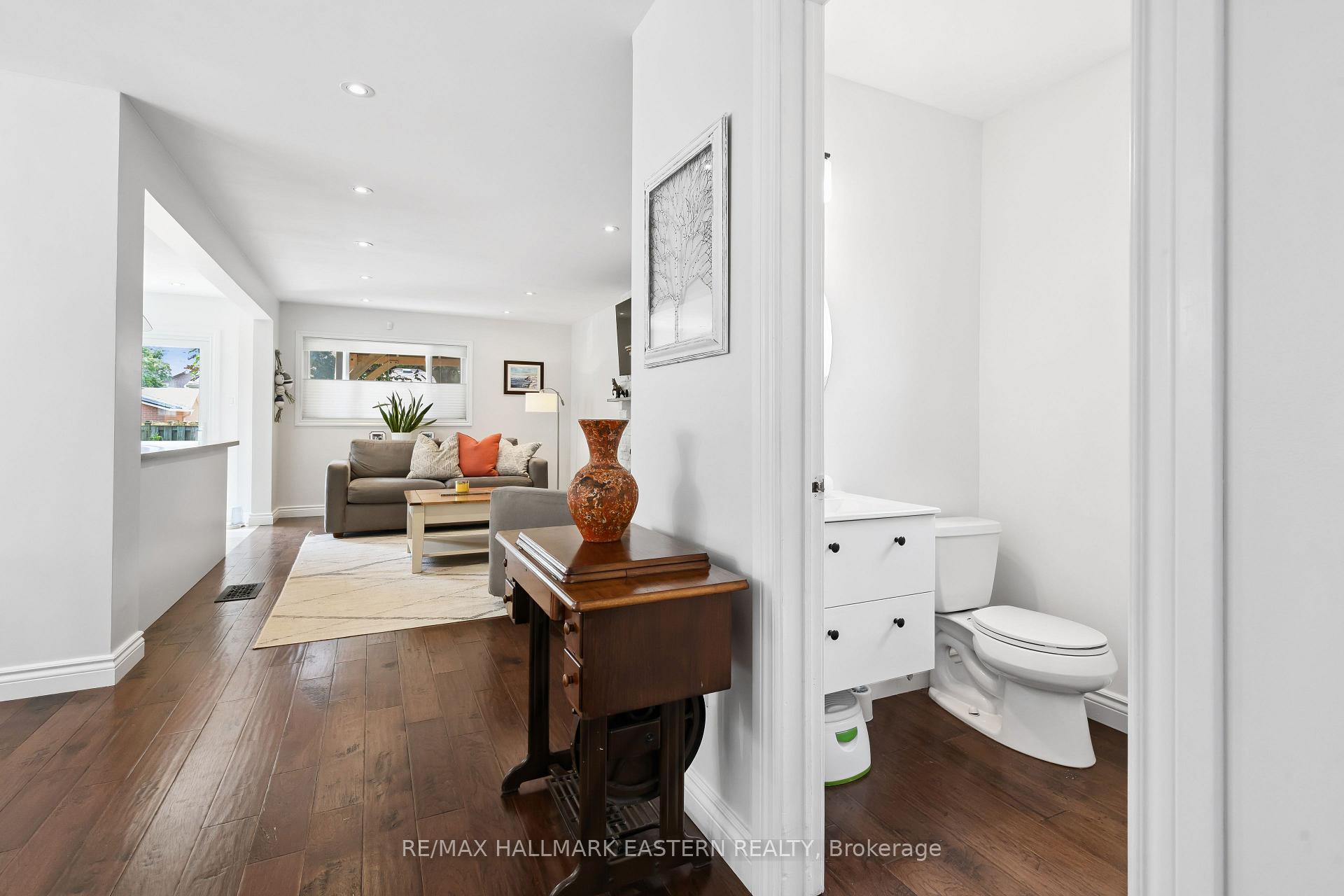 Photo 23 of 15 Ravenscroft Road, Ajax, Central West — HOMEH